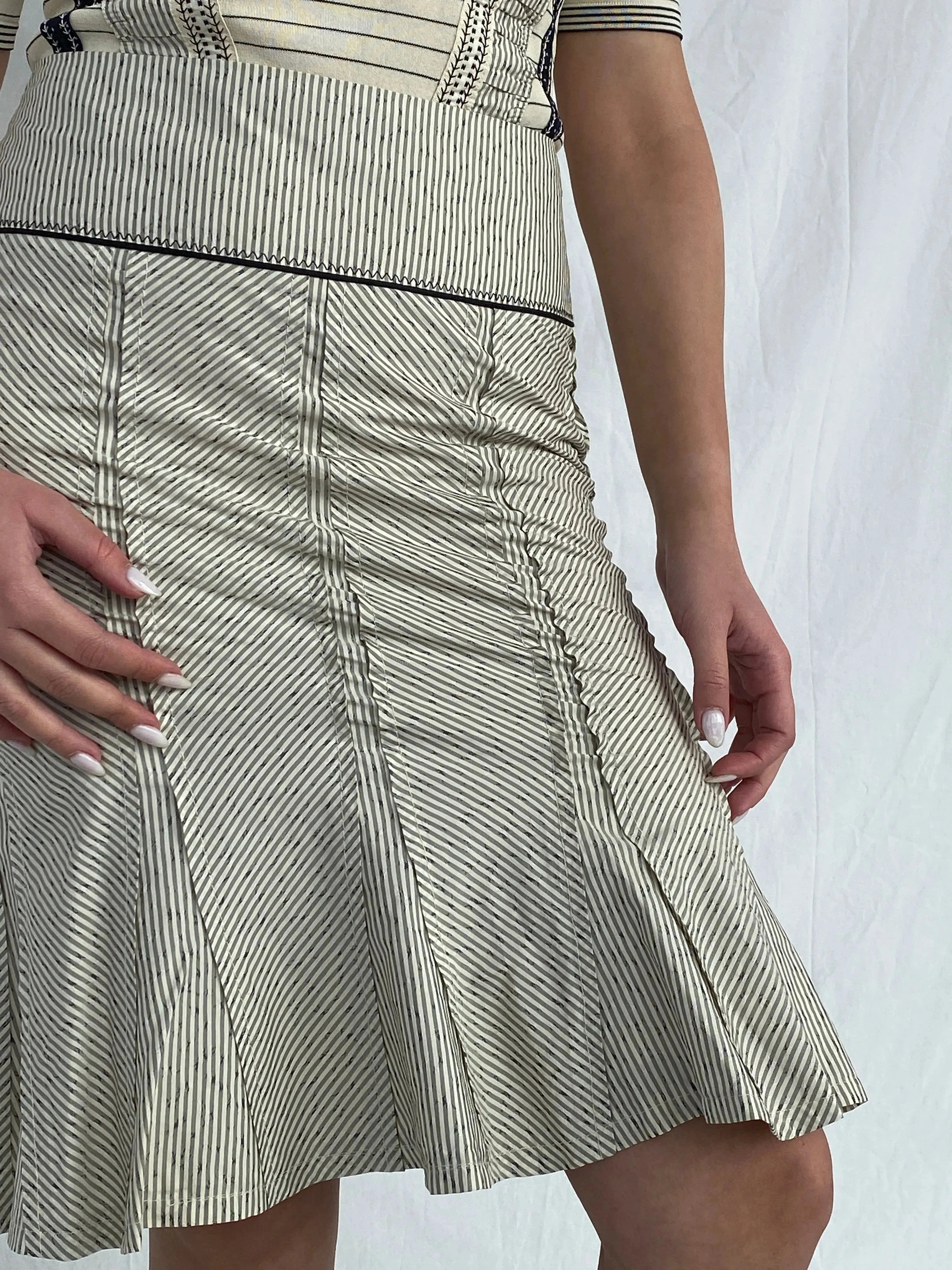 00s Apriori Cream Black Fitted Striped Flare Skirt - 36EUR - Balagan Vintage Midi Skirt 00s, Fatima, midi skirt