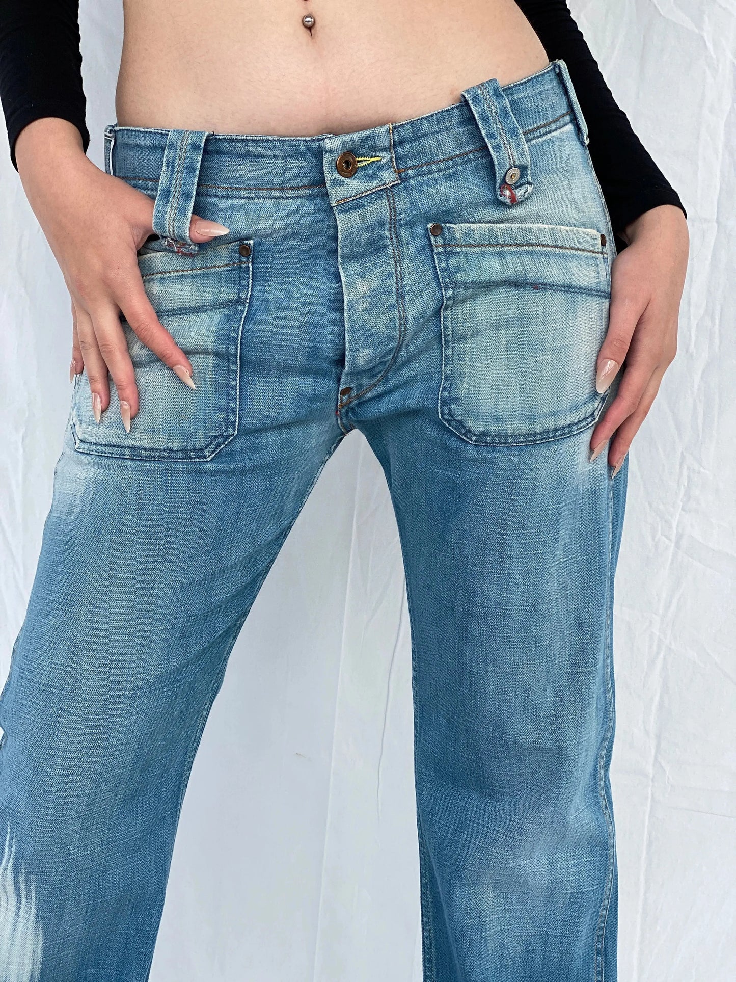 00s Diesel Industry Denim Division Women’s Light Wash Straight Cut Low Rise Jeans - 40EUR - Balagan Vintage Jeans 00s, 90s, Ayah, Deals, denim, Diesel, flare jeans, jeans