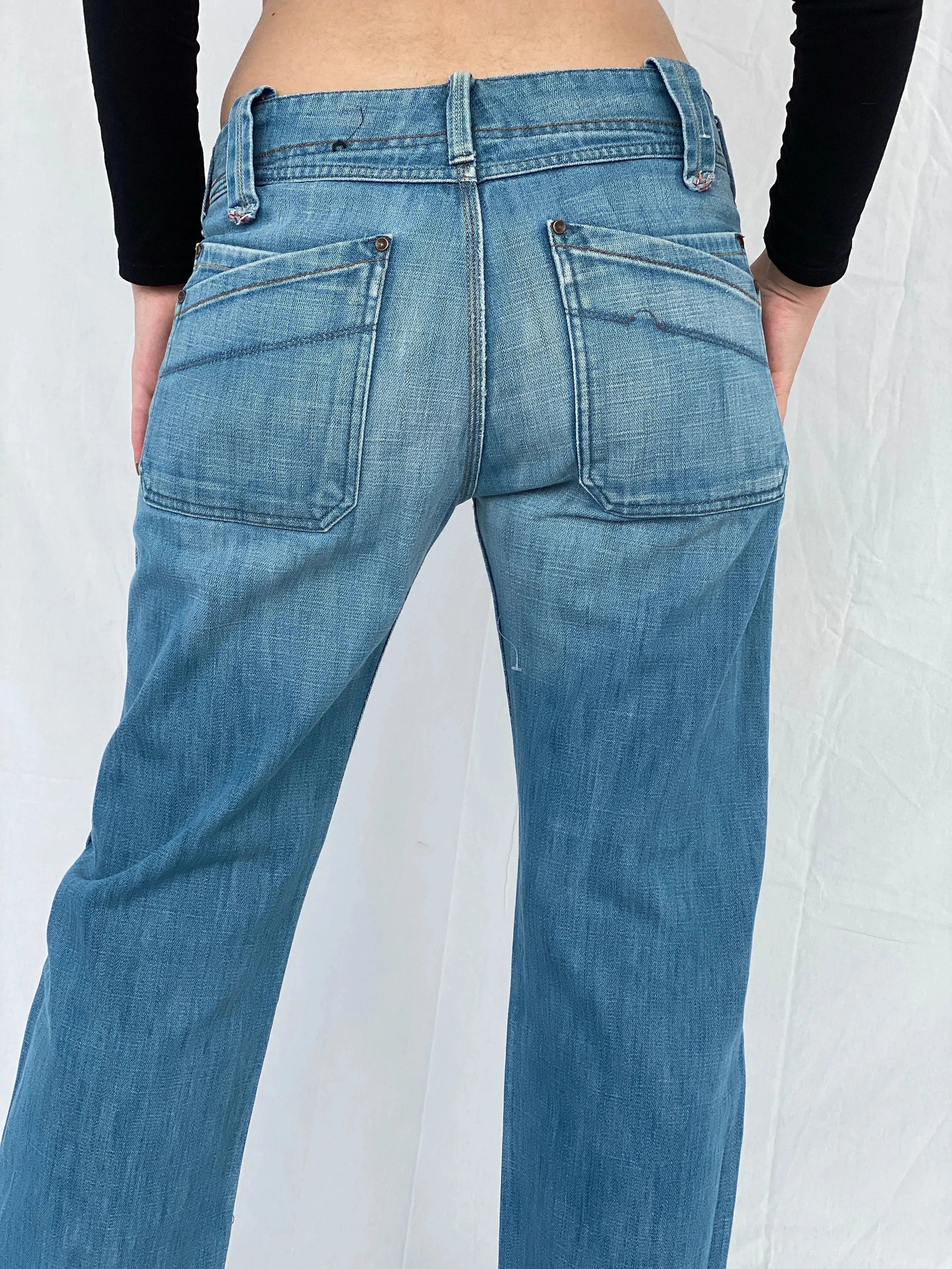 00s Diesel Industry Denim Division Women’s Light Wash Straight Cut Low Rise Jeans - 40EUR - Balagan Vintage Jeans 00s, 90s, Ayah, Deals, denim, Diesel, flare jeans, jeans