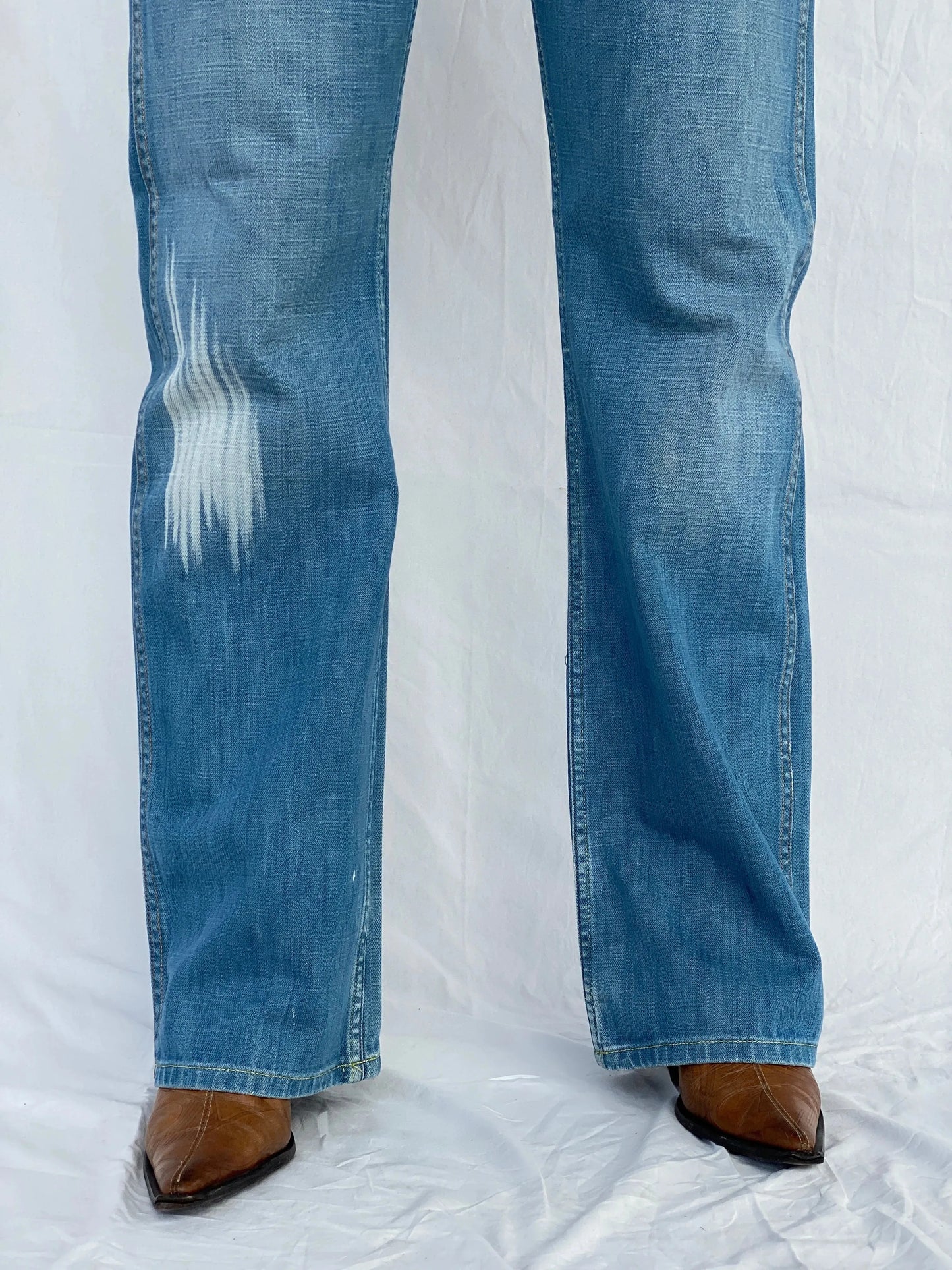 00s Diesel Industry Denim Division Women’s Light Wash Straight Cut Low Rise Jeans - 40EUR - Balagan Vintage Jeans 00s, 90s, Ayah, Deals, denim, Diesel, flare jeans, jeans
