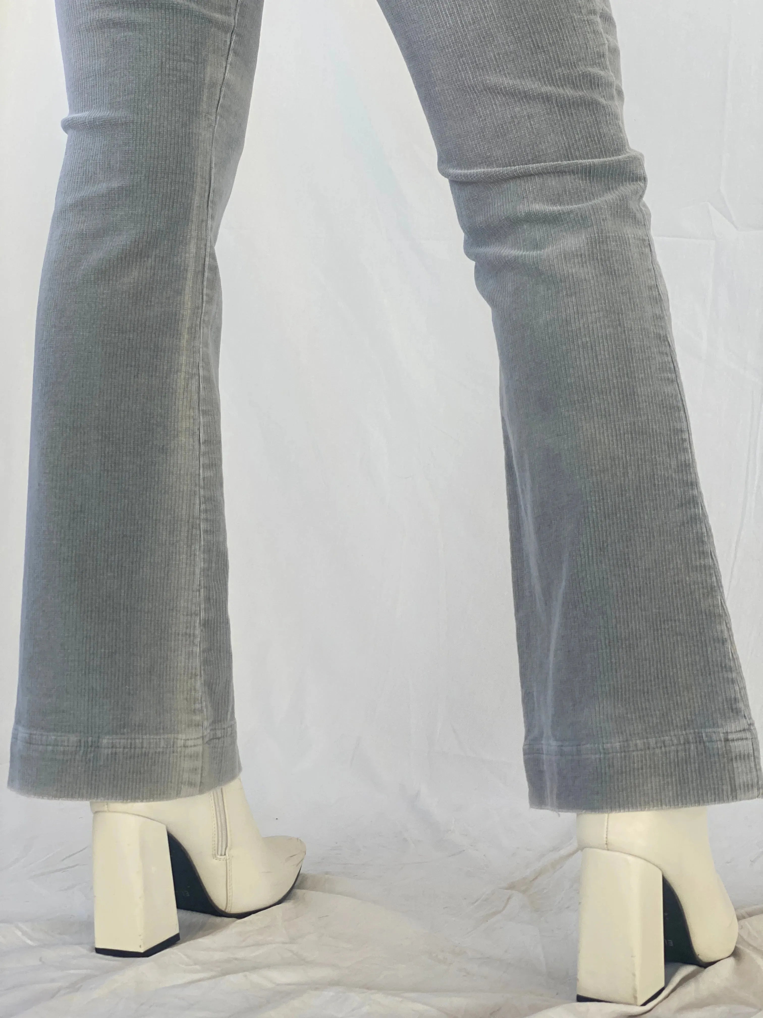 00s Element Gray Mid-Rise Women’s Corduroy Flared Pants - 40EUR - Balagan Vintage Corduroy Pants 00s, Ayah, corduroy pants, Deals, winter