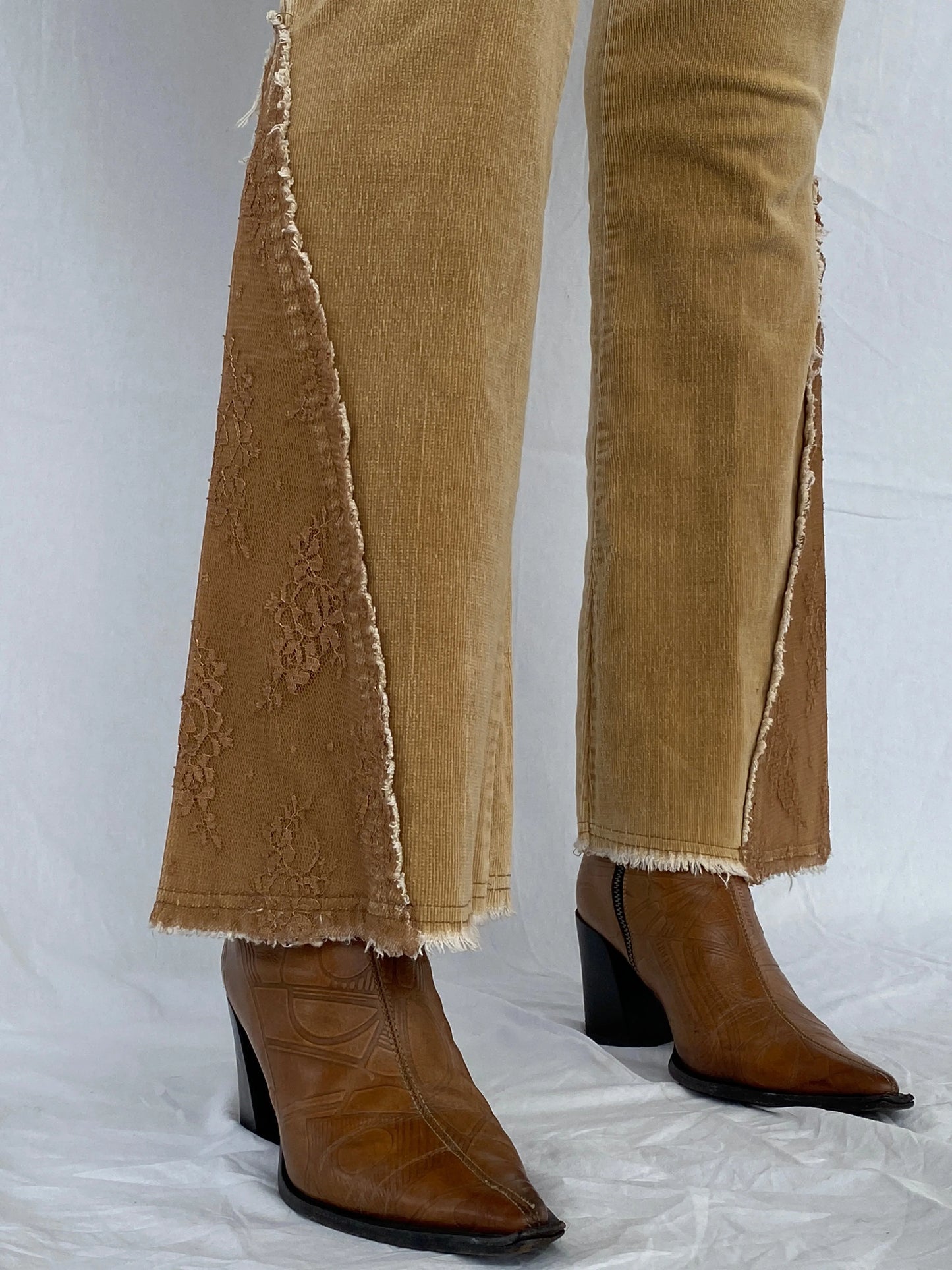 00s Forever21 Flared Lace Mid-Rise Beige Corduroy Pants - 38EUR - Balagan Vintage Corduroy Pants 00s, Ayah, corduroy pants