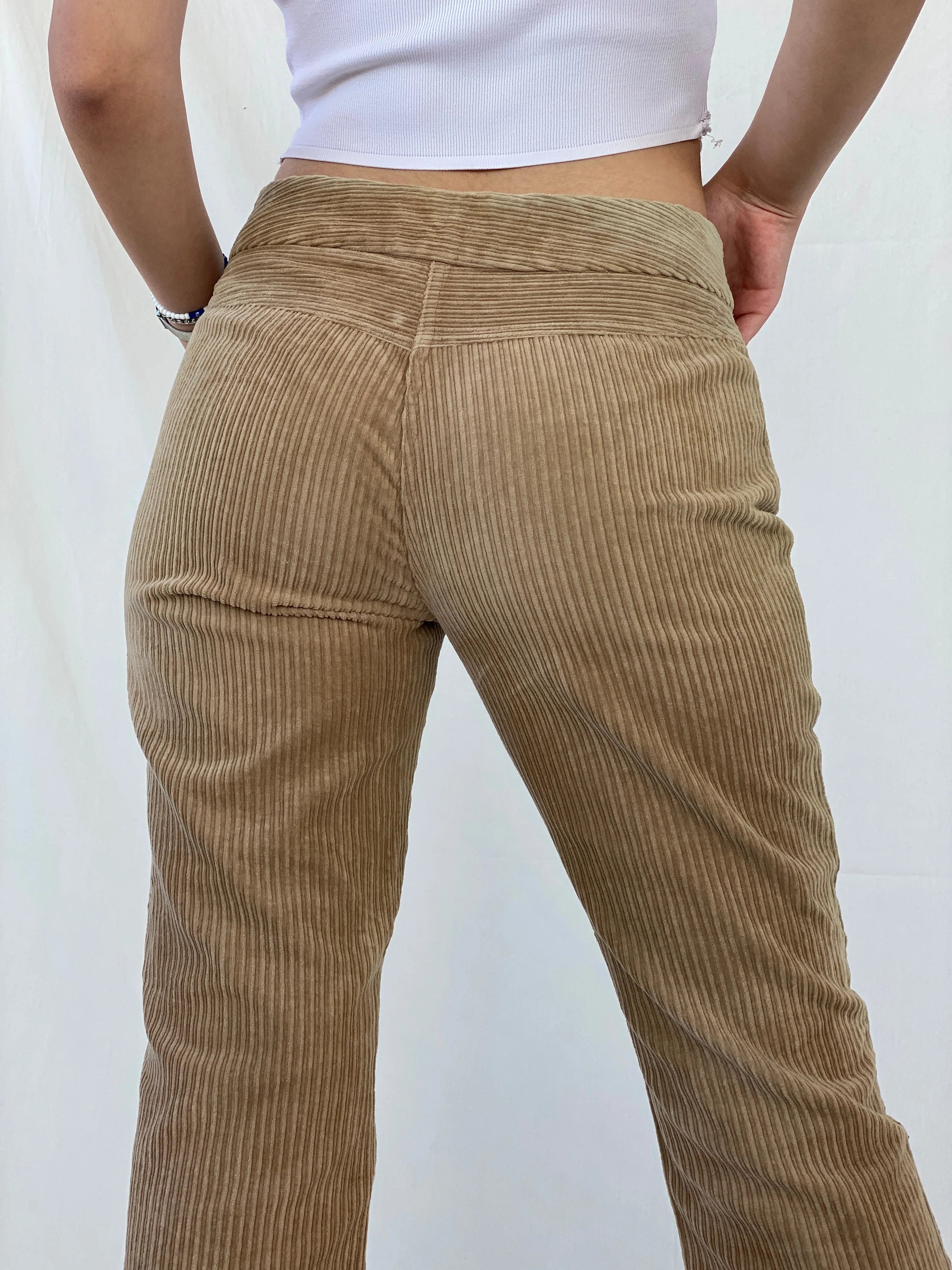 00s LAUNDRY by Shelli Segal Beige Corduroy Mid Rise Flare Pants - 38EUR - Balagan Vintage Corduroy Pants 00s, Ayah, corduroy pants, winter