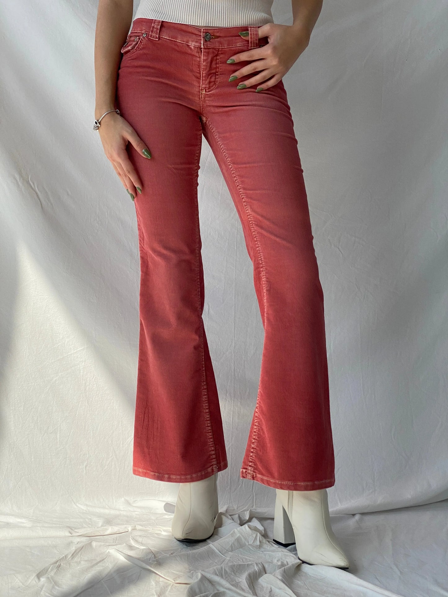 00s Mossimo Denim Pink Mid-Rise Flare Leg Corduroy Pants - 36EUR - Balagan Vintage Corduroy Pants 00s, corduroy pants, Syntia, winter