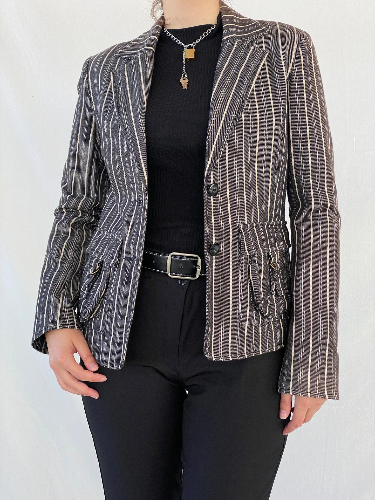 00s Vila Clothes Striped Black and White Women’s Cotton Blazer - L - Balagan Vintage Blazer Ayah, blazer, Coats&Jackets, Deals, full sleeve blazer, striped, vintage blazer, winter, Women's Blazers