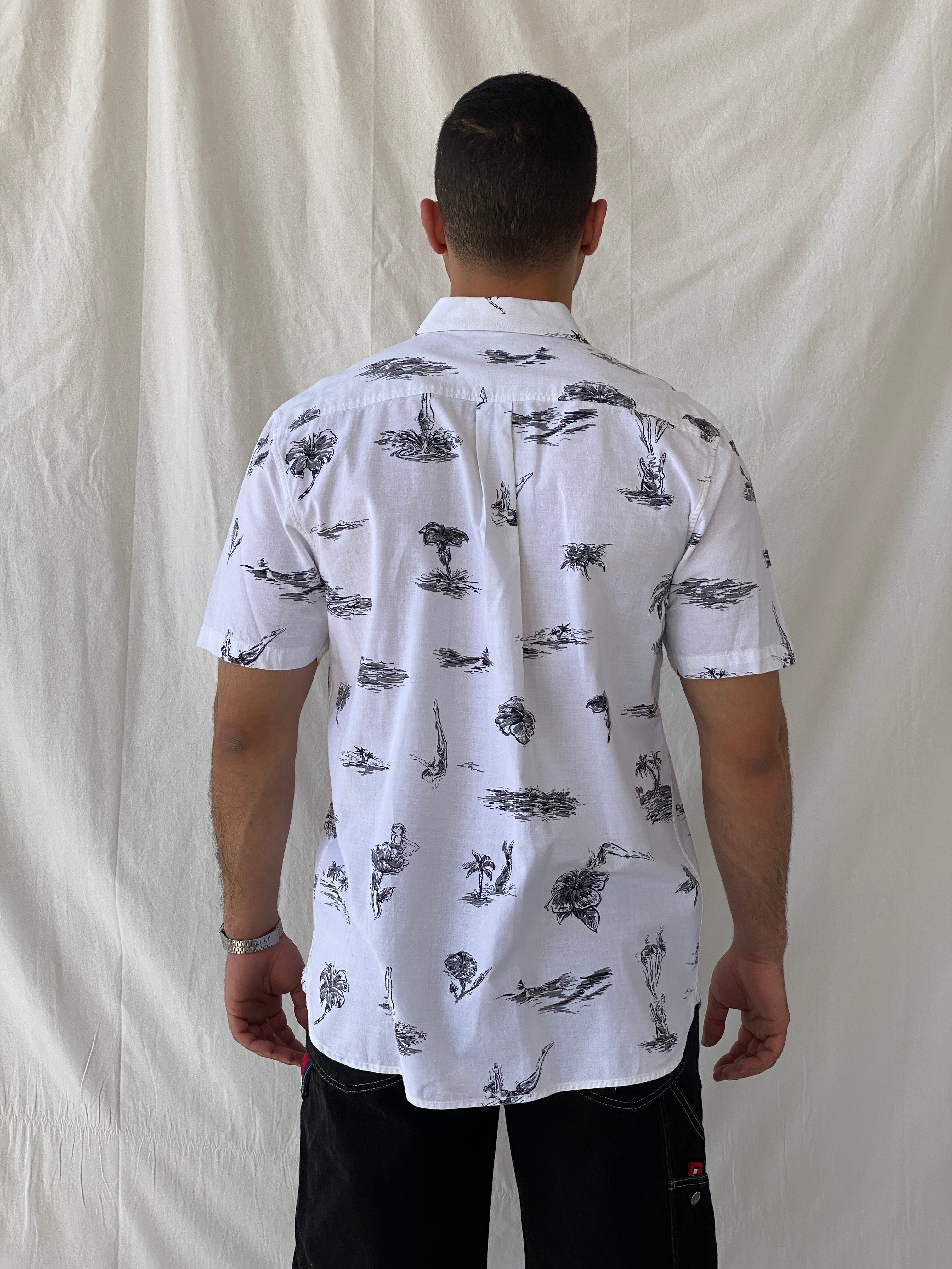 Vans Dive Bomber White Black Hawaiian Button Down Short Sleeve Men’s Classic Fit Shirt - L