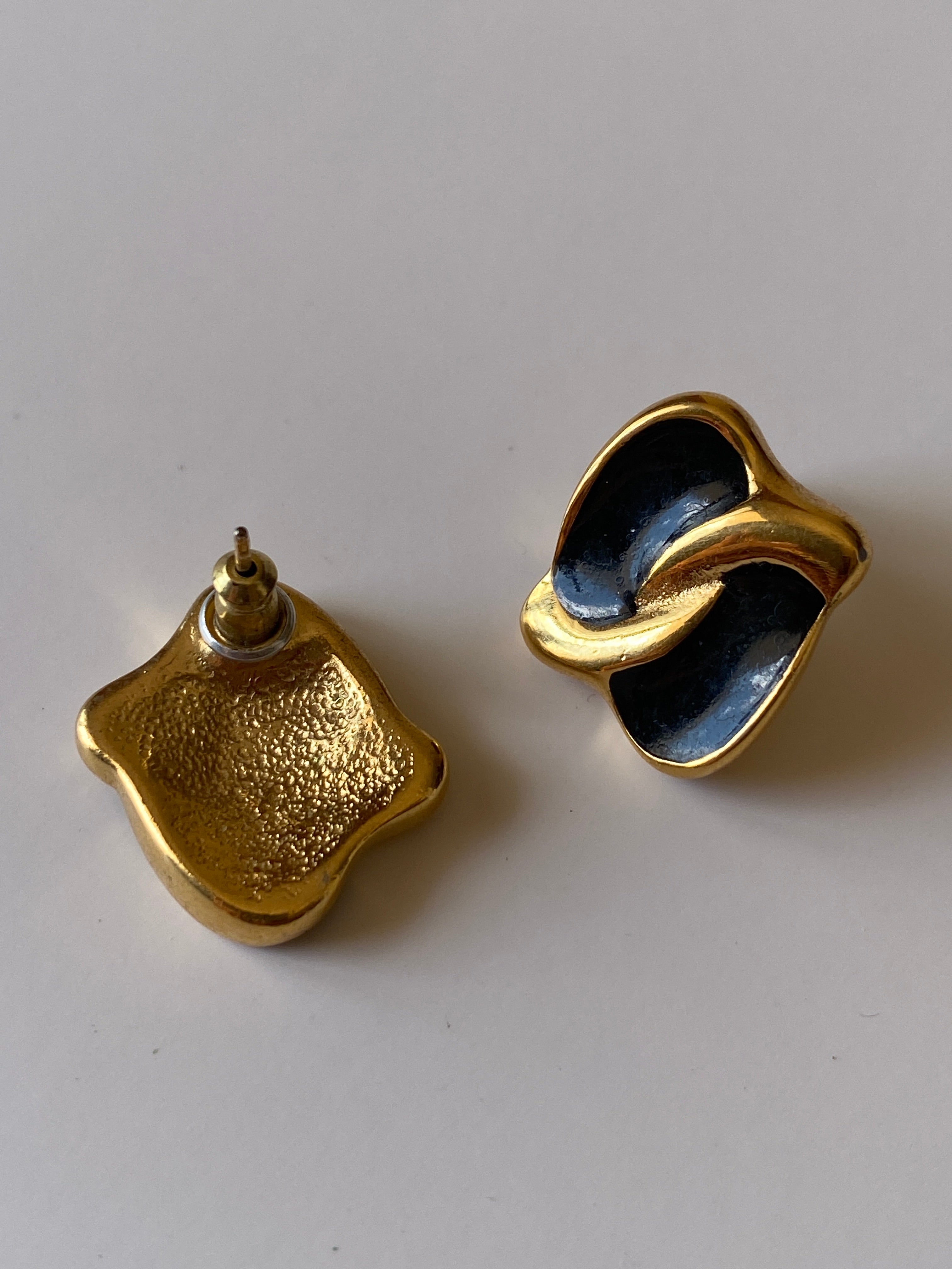 Vintage 1980s Black Enamel Gold Tone Mini Stud Earrings