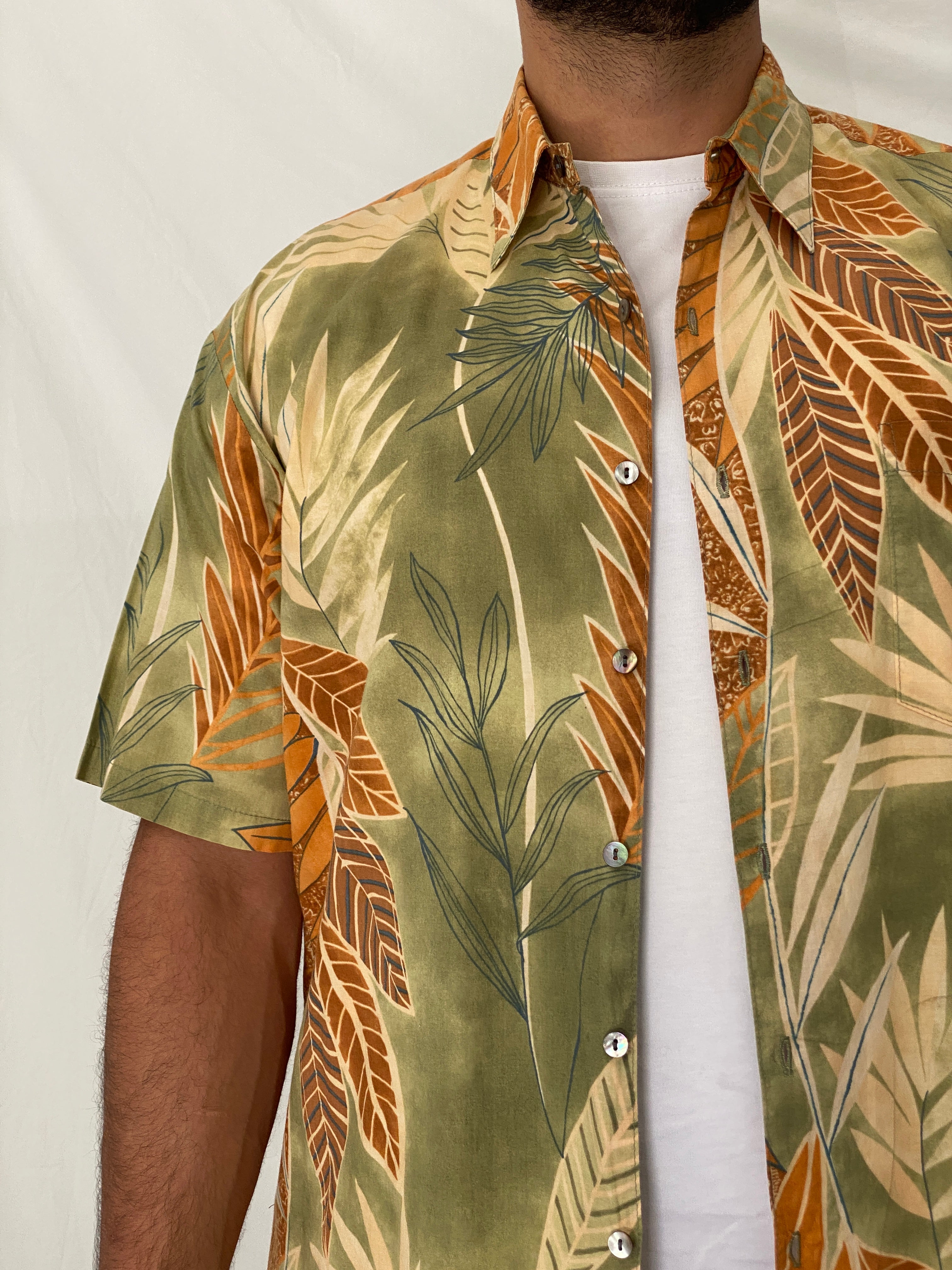 Vintage Tori Richard USA Tropical Leaf Print Cotton Hawaiian Shirt – L