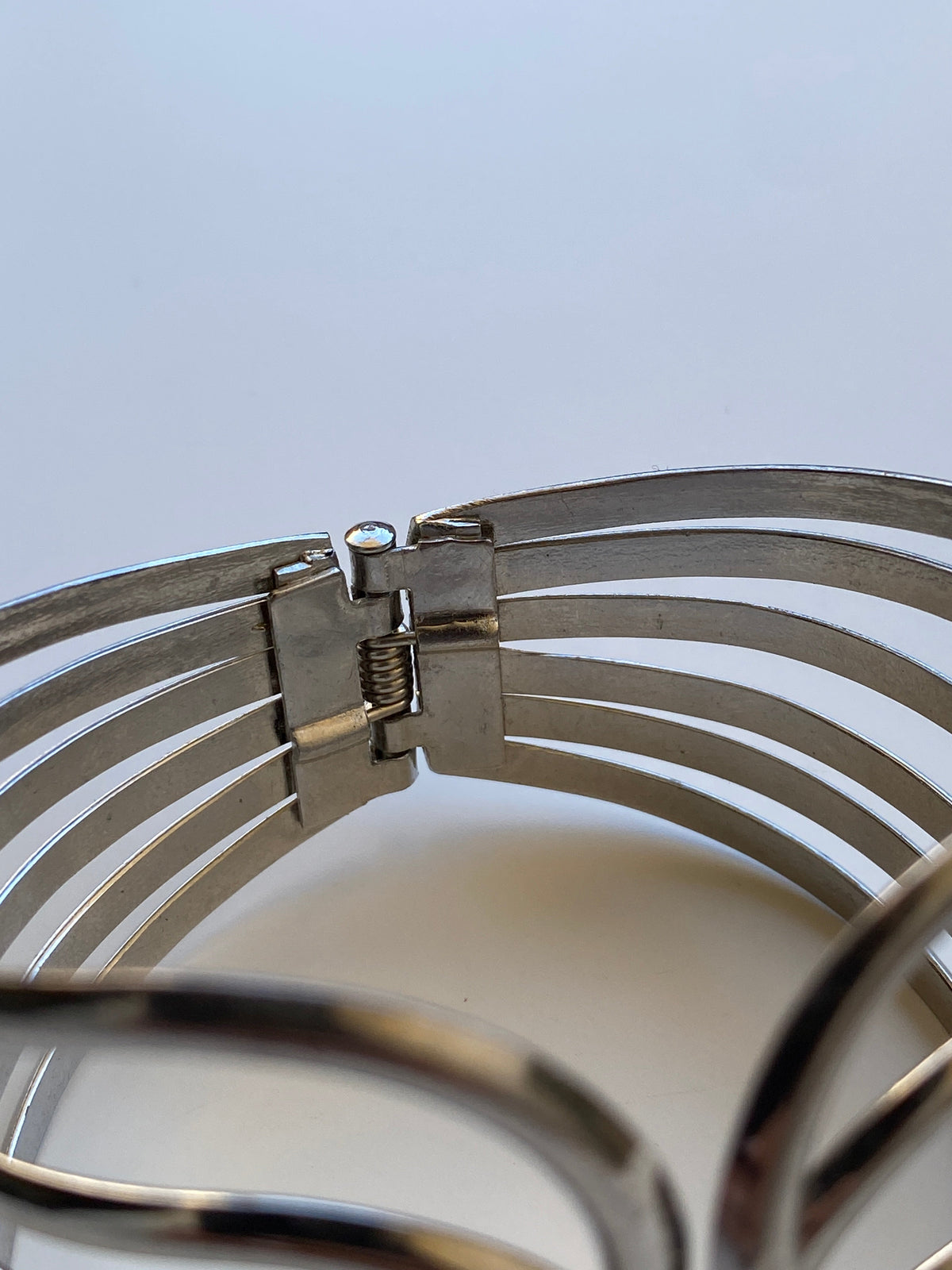 Vintage 80s Silver-Tone Sculptural Wave Hinged Statement Cuff Bracelet