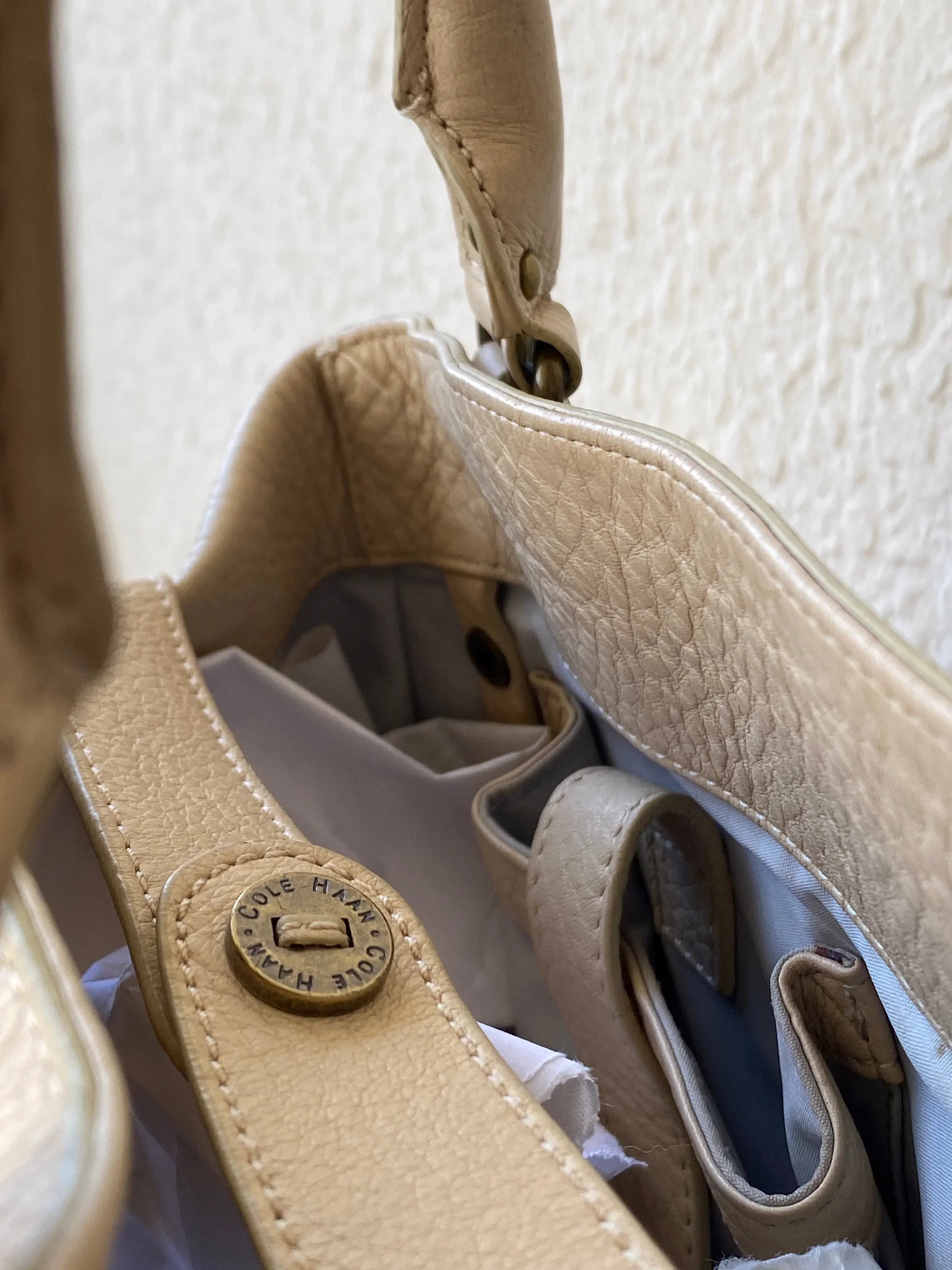 Beautiful Cole Haan Beige Genuine Leather Satchel Handbag Classic Shoulder Bag