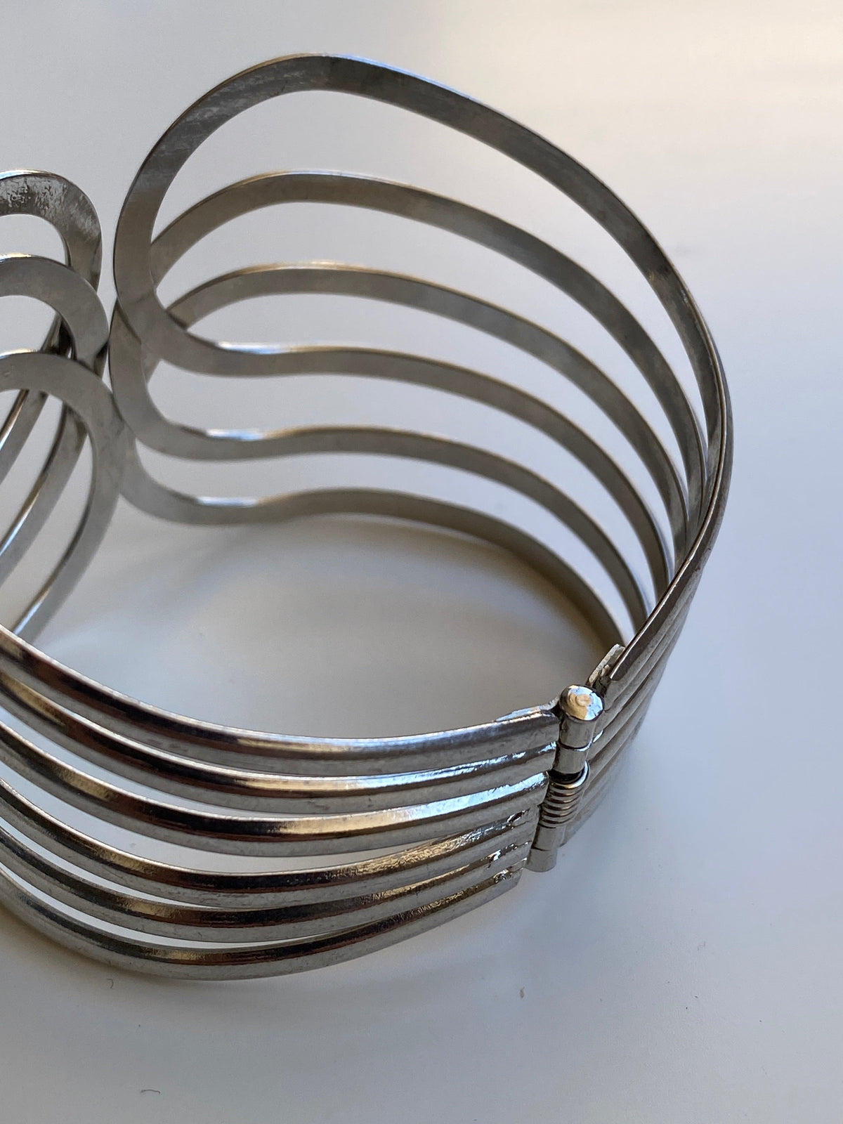 Vintage 80s Silver-Tone Sculptural Wave Hinged Statement Cuff Bracelet