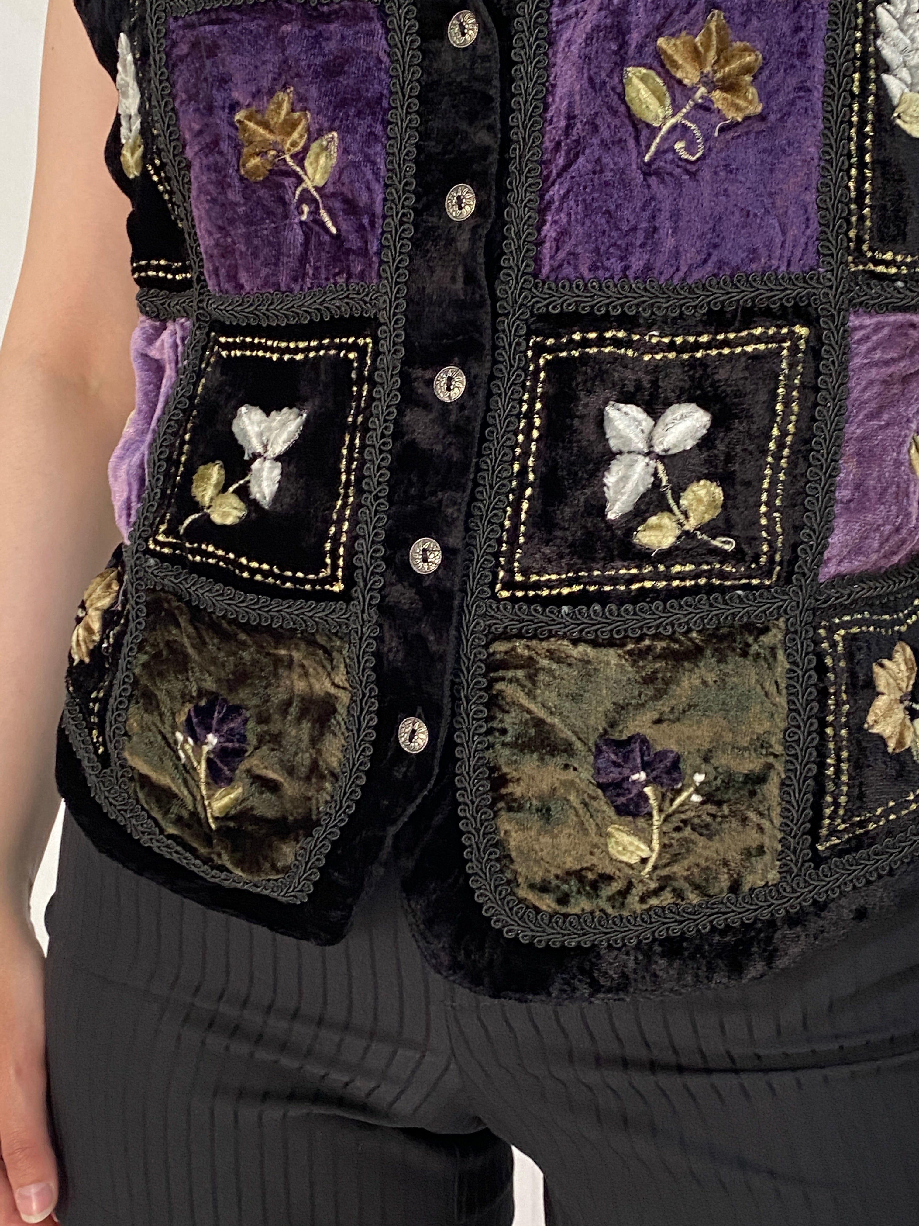 Vintage White Stag Black Velvet Patchwork Embroidered Whimsy Grunge Vest – L