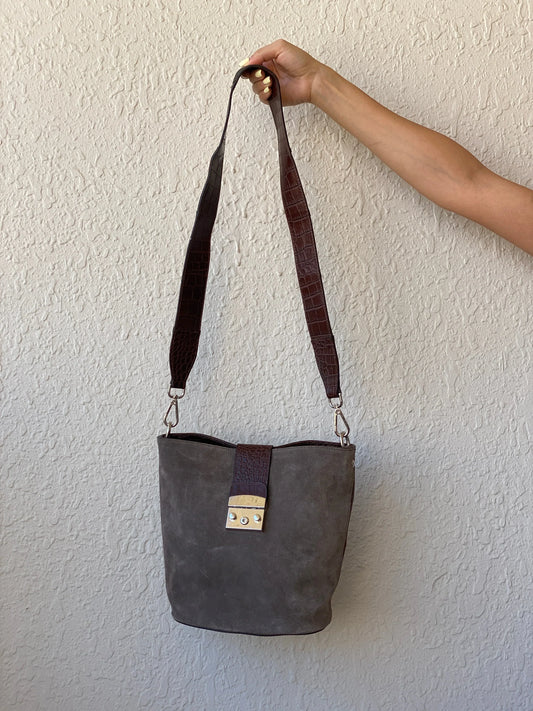 Gorgeous Claudia Firenze Taupe Suede & Brown Leather Bucket Purse Shoulder Bag