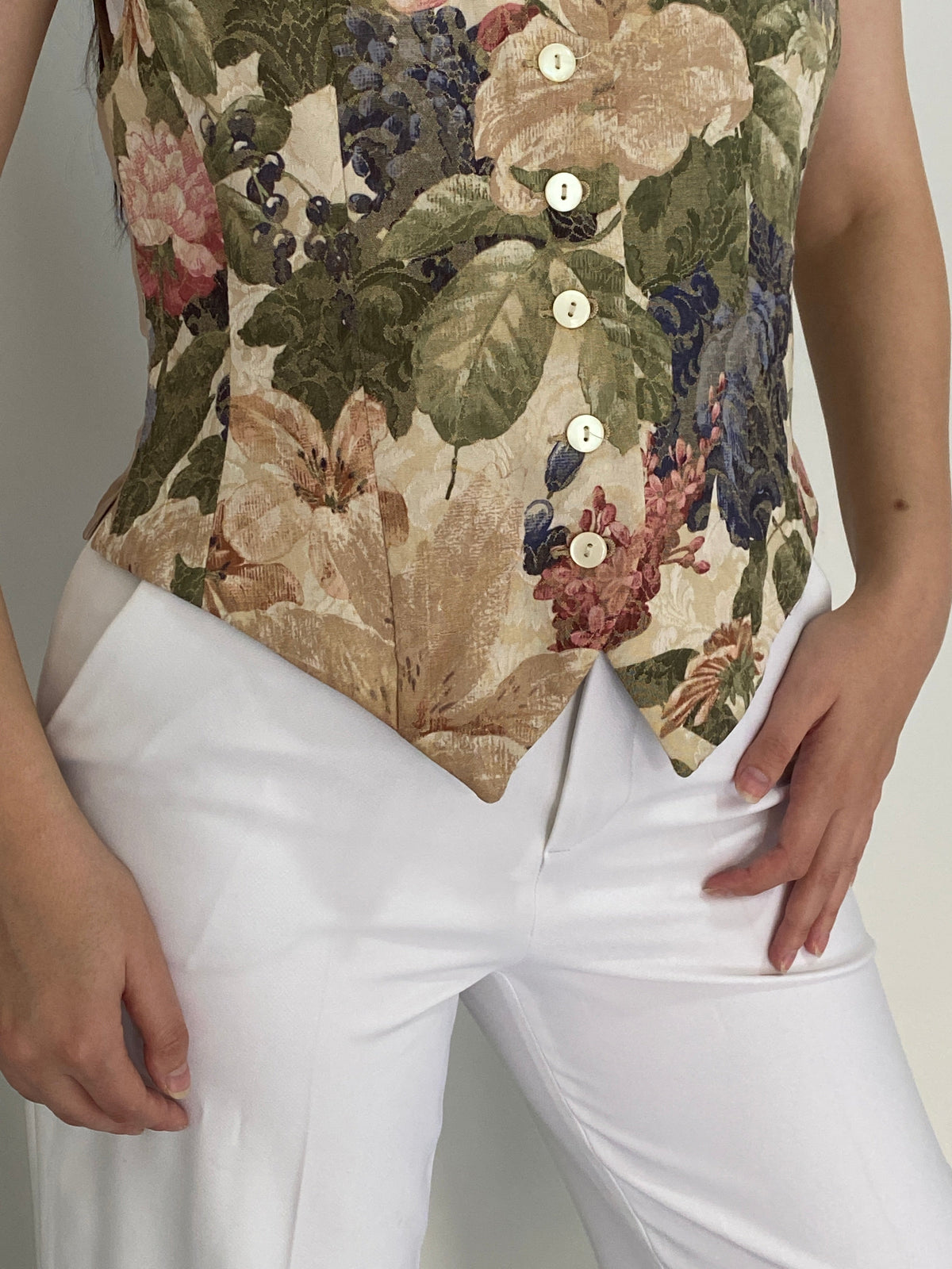 Vintage 90s Liz Claiborne Collection Beige Floral Tailored Vest – M
