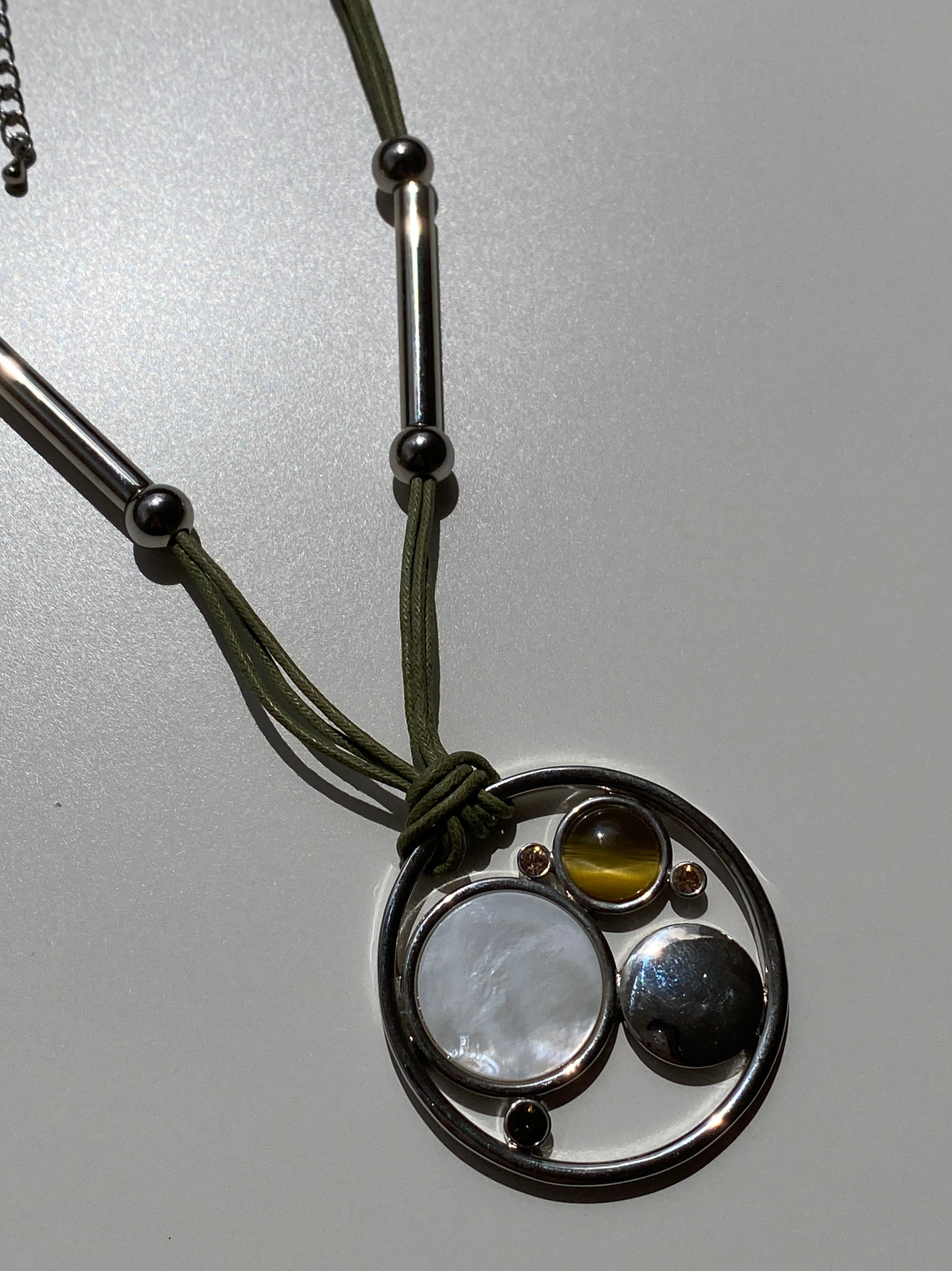 Vintage Y2K Lia Sophia Olive Cord & Gunmetal Multi-Stone Circle Pendant Necklace