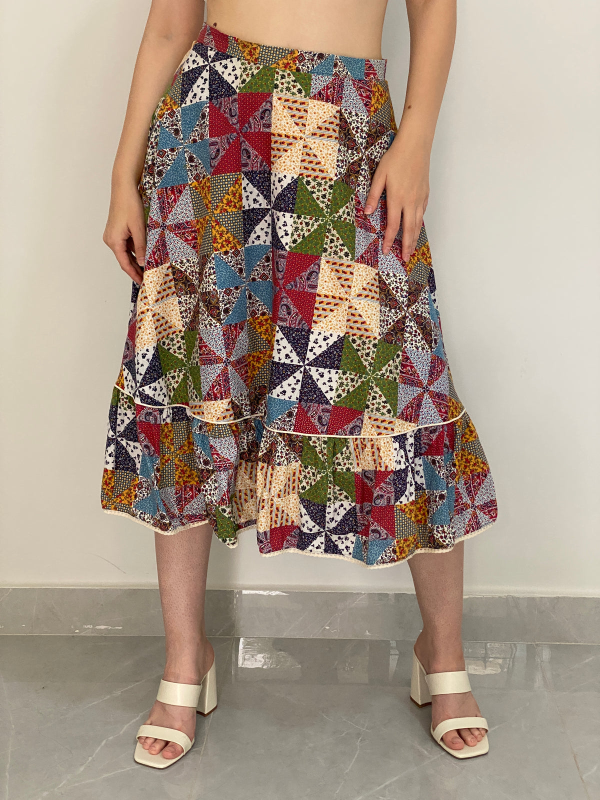 Vintage 70s-Inspired Cottagecore Patchwork Print Midi Skirt – M
