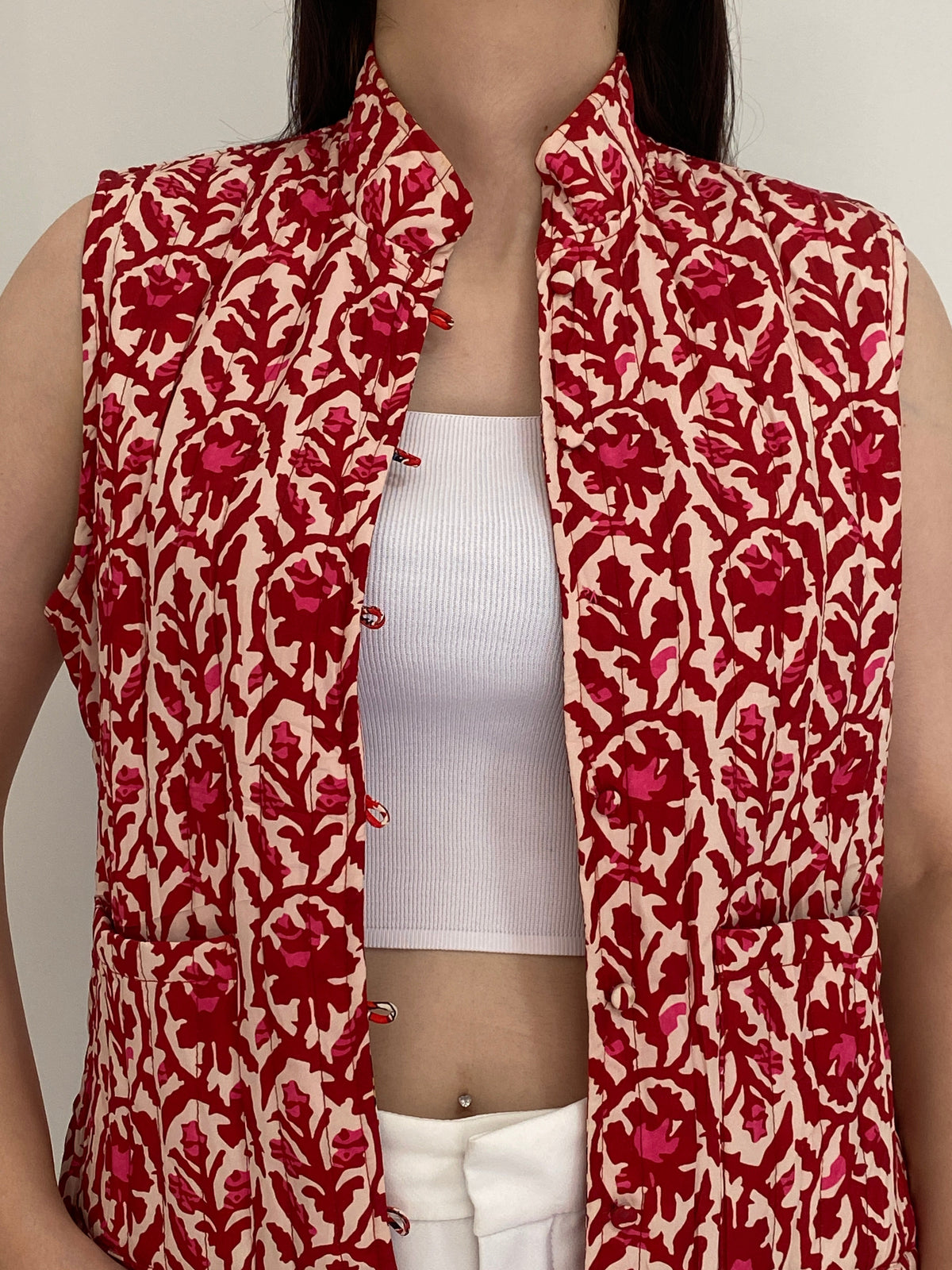 Vintage Reversible Red Floral Quilted Boho Vest – M