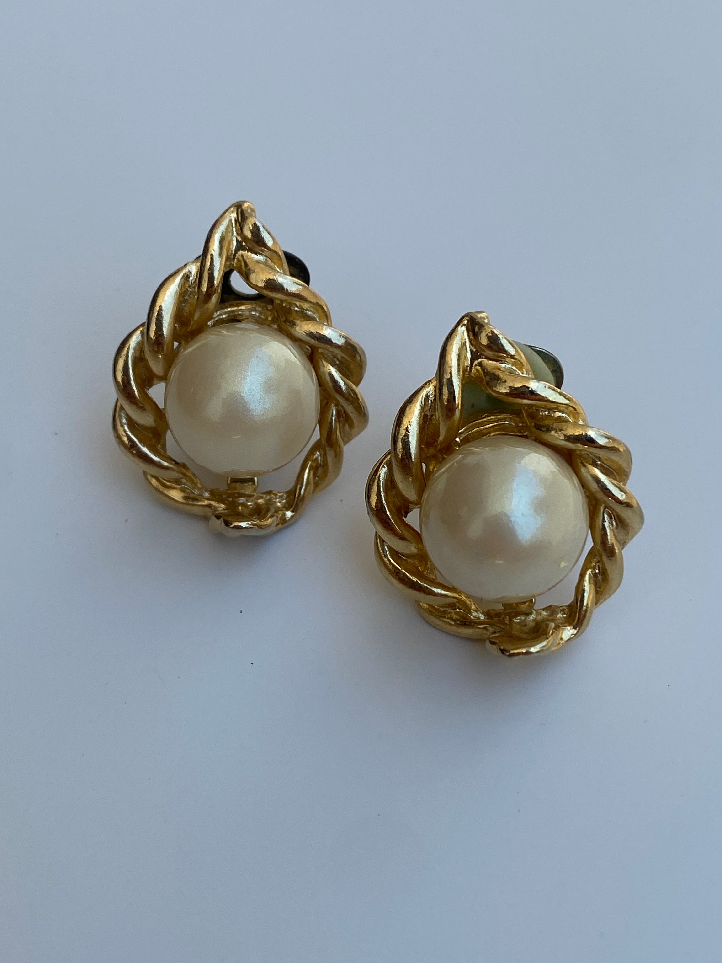 Vintage Gold Tone Faux Pearl Rope Wreath Classic Clip-On Earrings