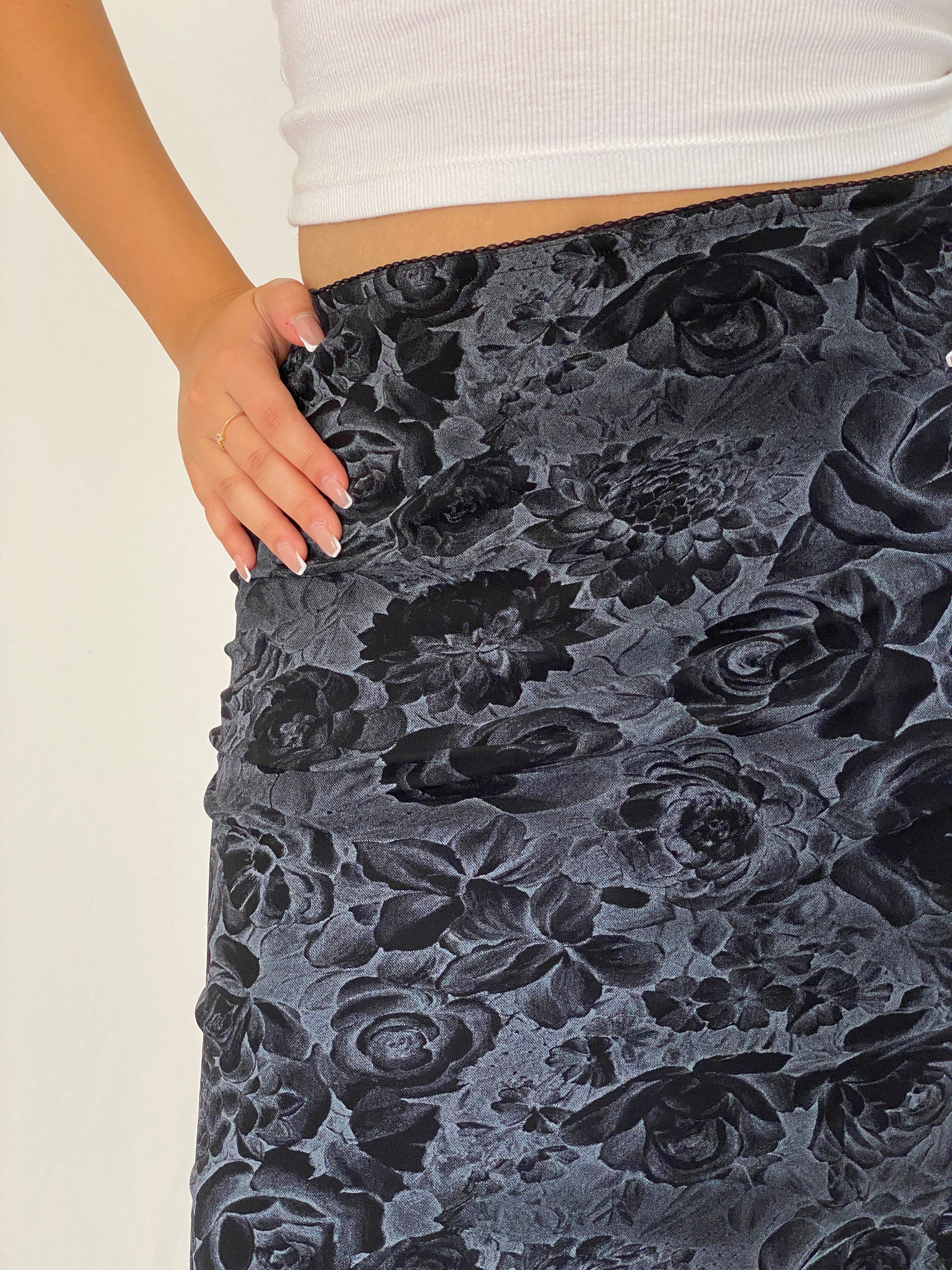Vintage Y2K Jennyfer Black & Grey Floral Mesh Midi Skirt - L