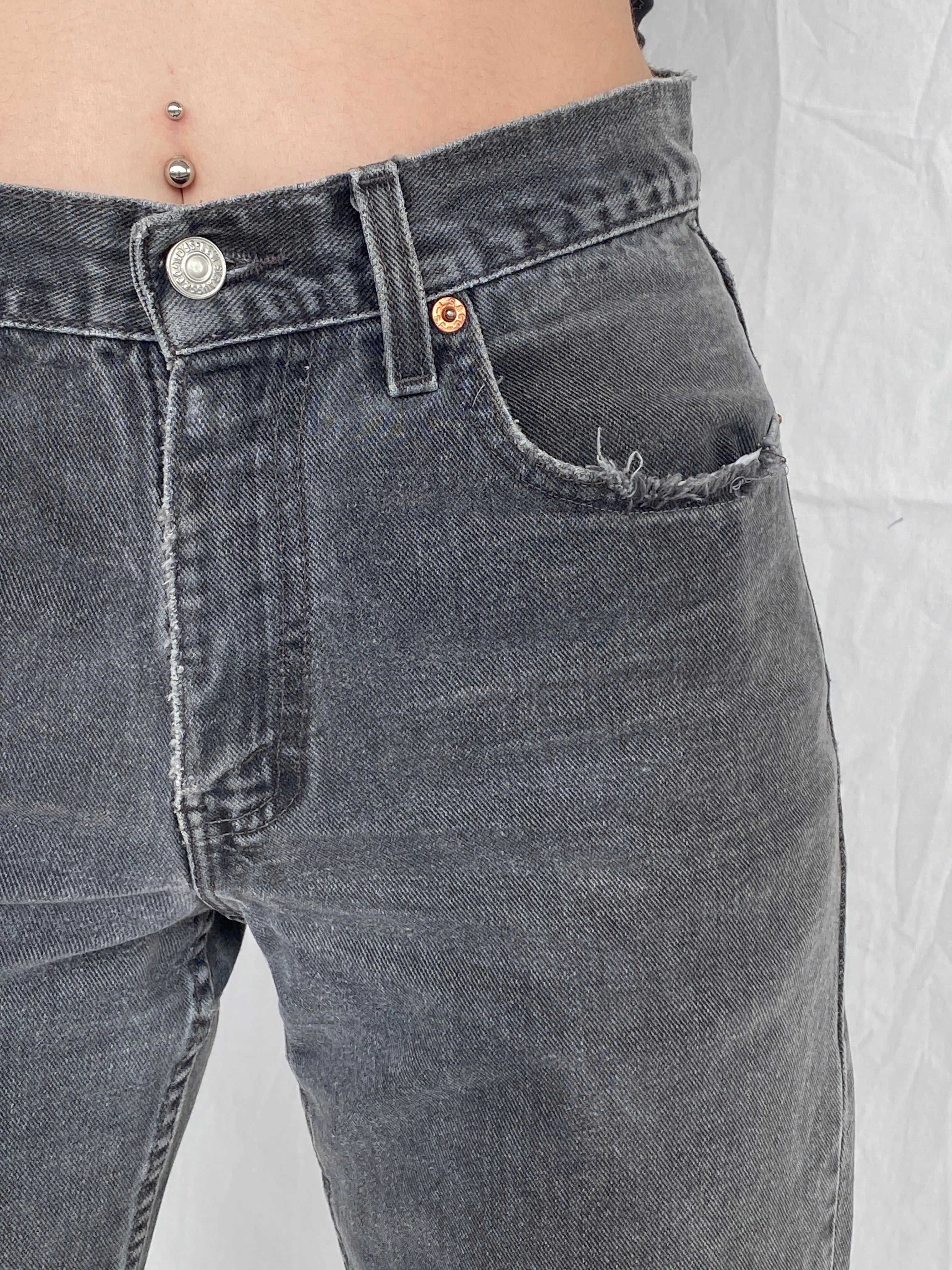550 Grey Cropped Vintage Levi’s Jeans W30 L30 - Balagan Vintage Jeans 00s, 90s, Ayah, denim, jeans, levis