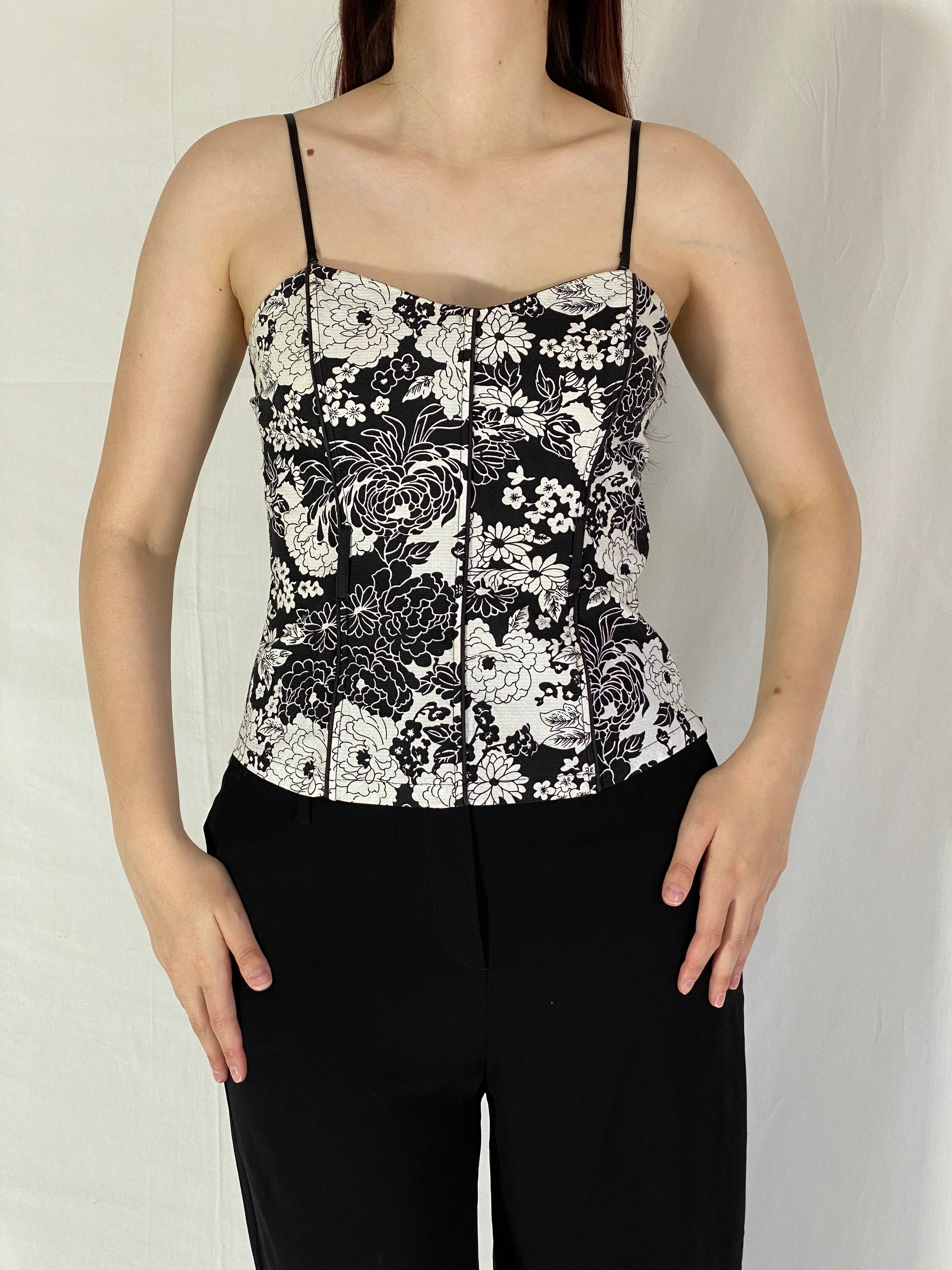 قمة مشد عظمية زاناكا عتيقة من حقبة الألفية الثانية باللونين الأسود والأبيض مزخرفة بالزهور - مقاس صغير