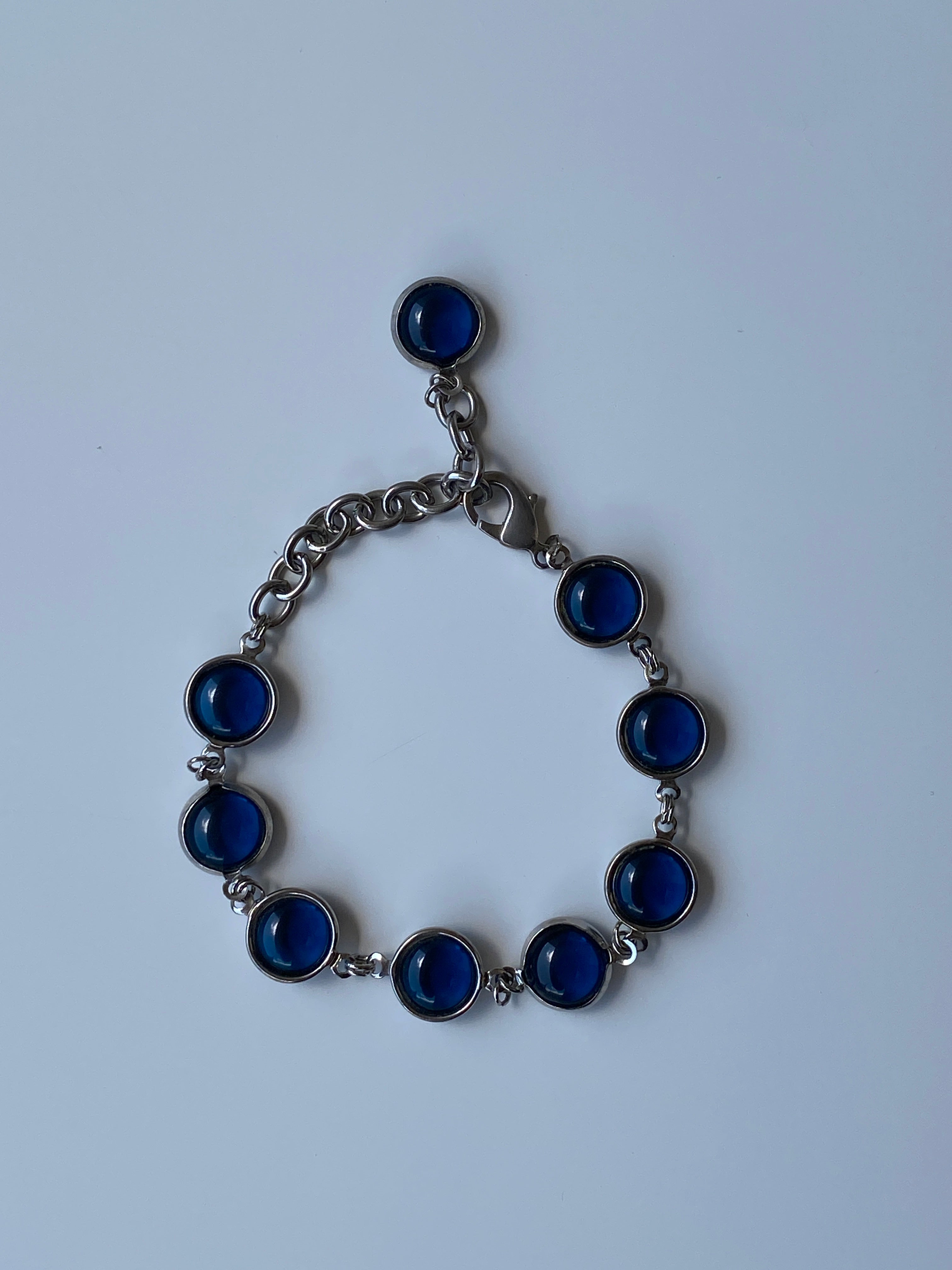 Vintage Y2K Cobalt Blue Cabochon Round Link Bracelet in Silver Tone