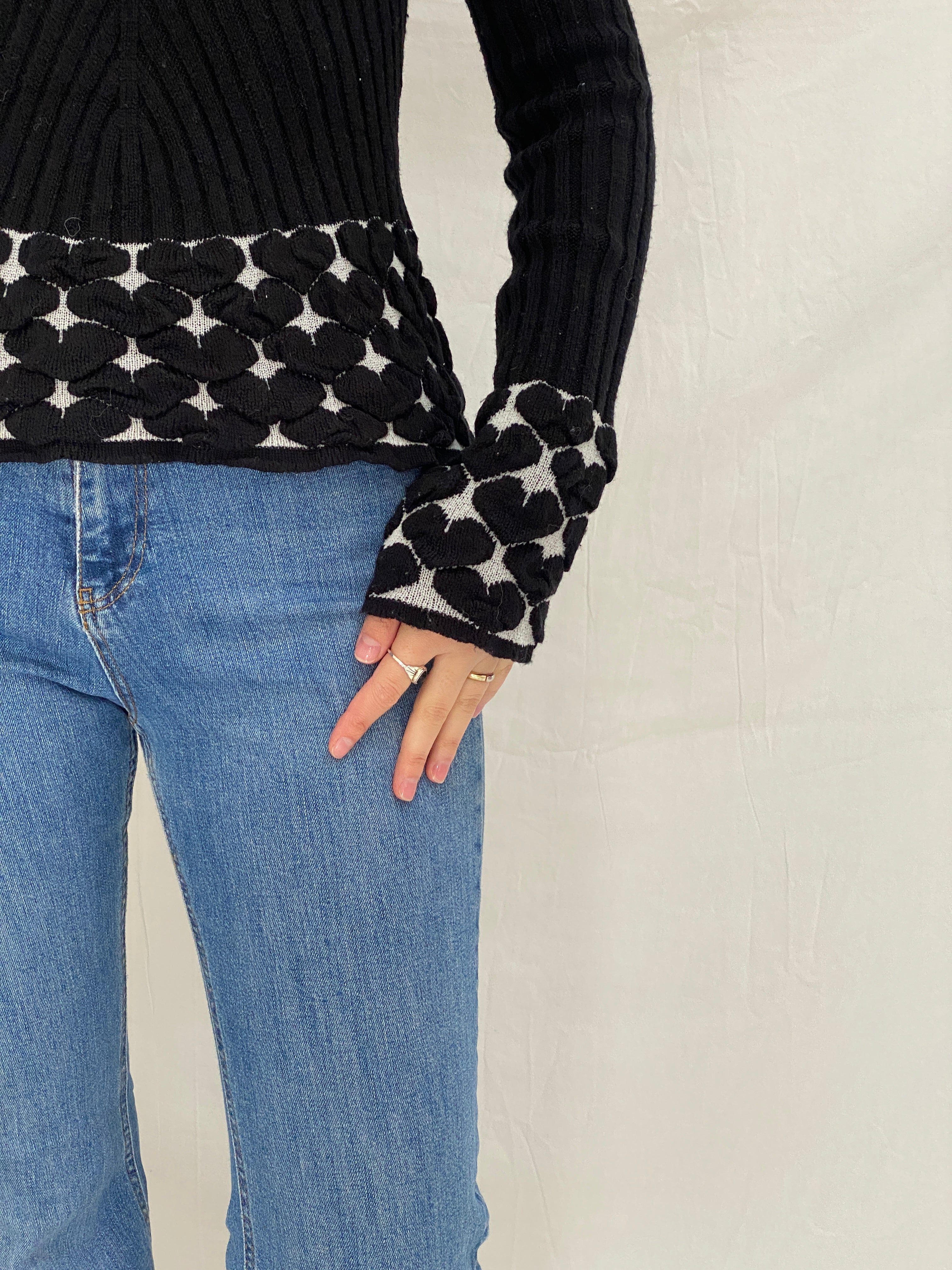 Vintage 90s Y2K Whisper Black Ribbed Knit Heart Trim Top Long Sleeve Fitted Sweater - M