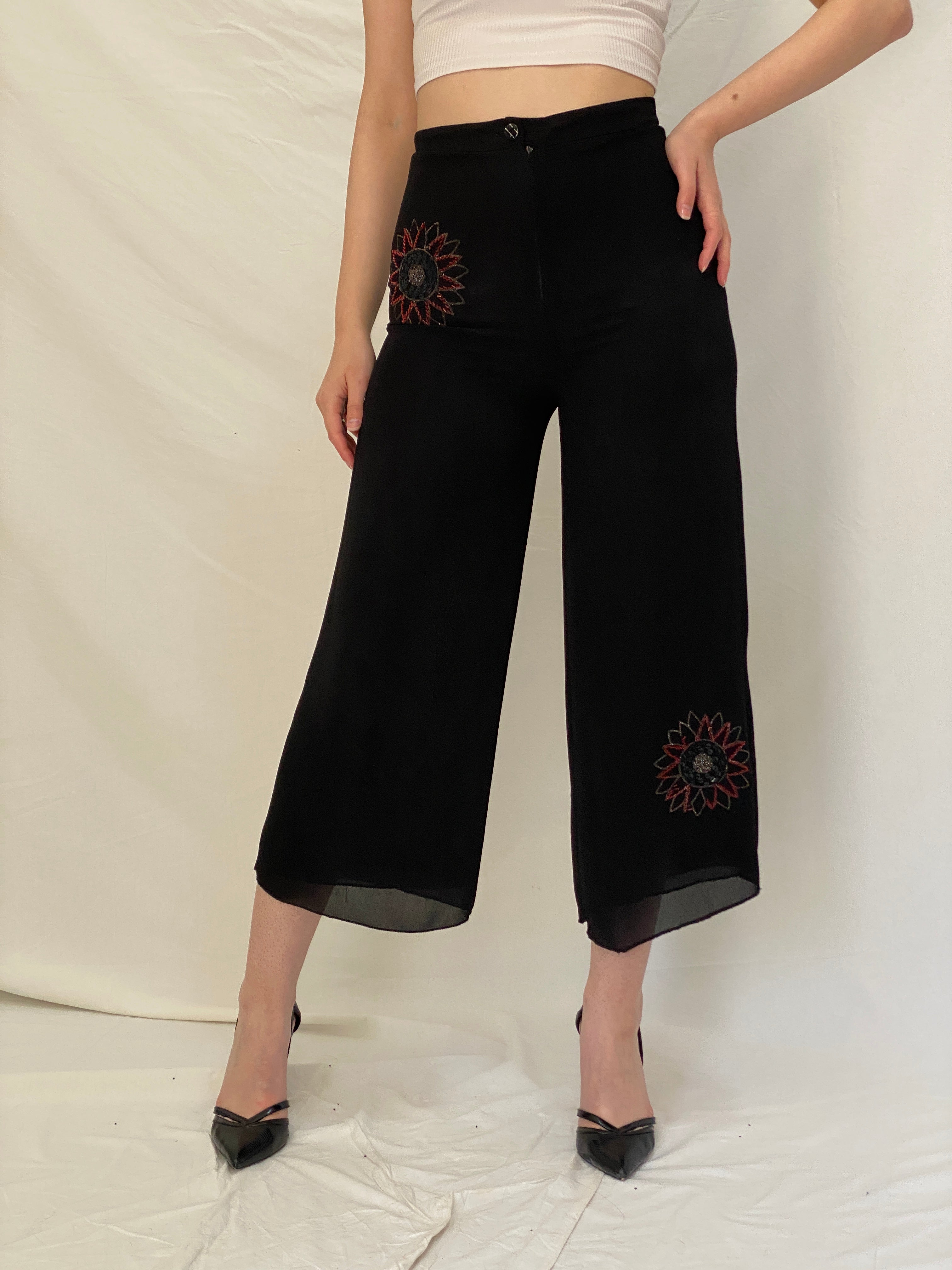 Vintage Black Embroidered Cropped Wide-Leg Floral Motif Pants - M