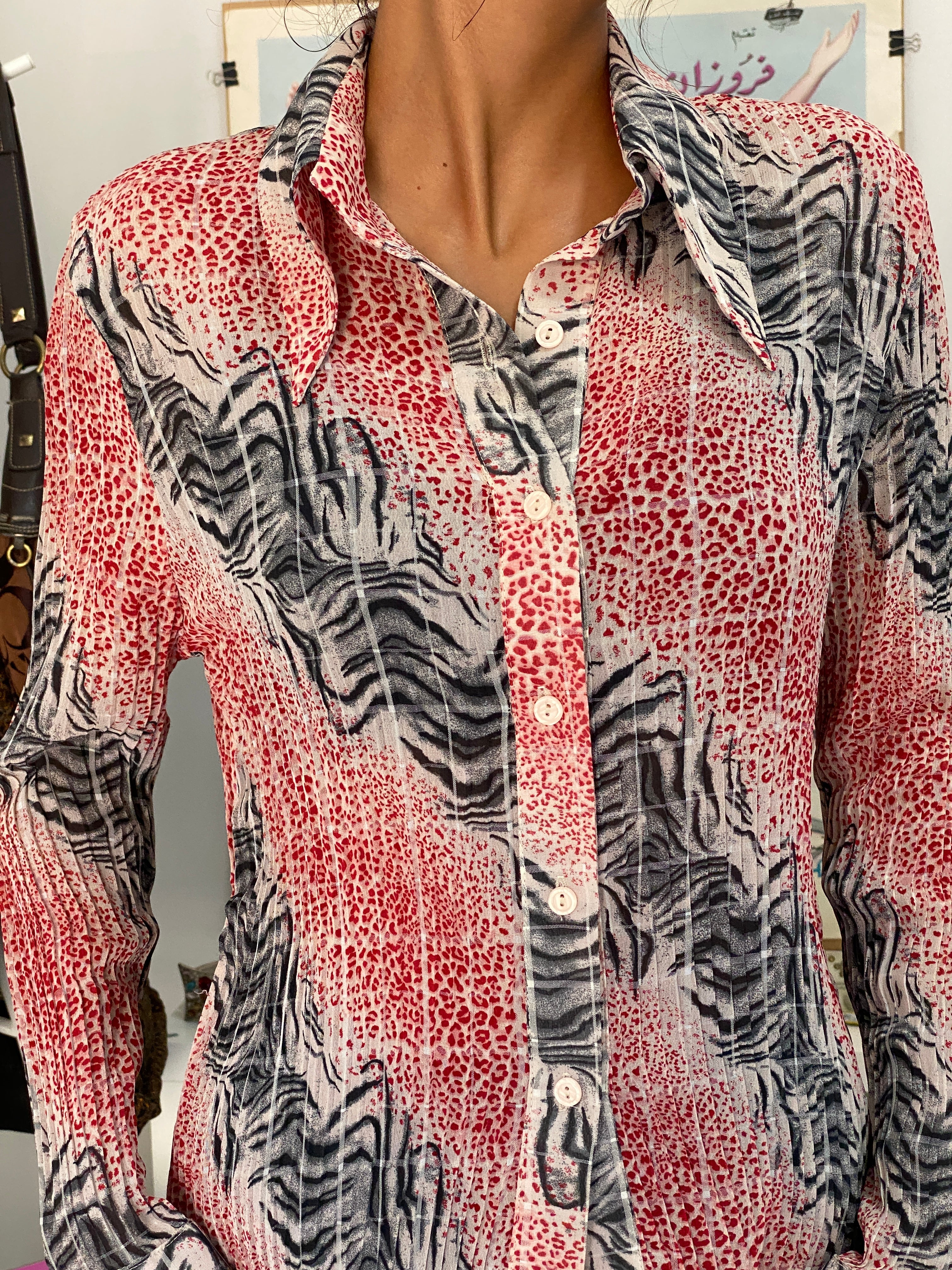 Vintage Y2K Pano Red & Grey Animal Print Pleated Button-Up Shirt - M