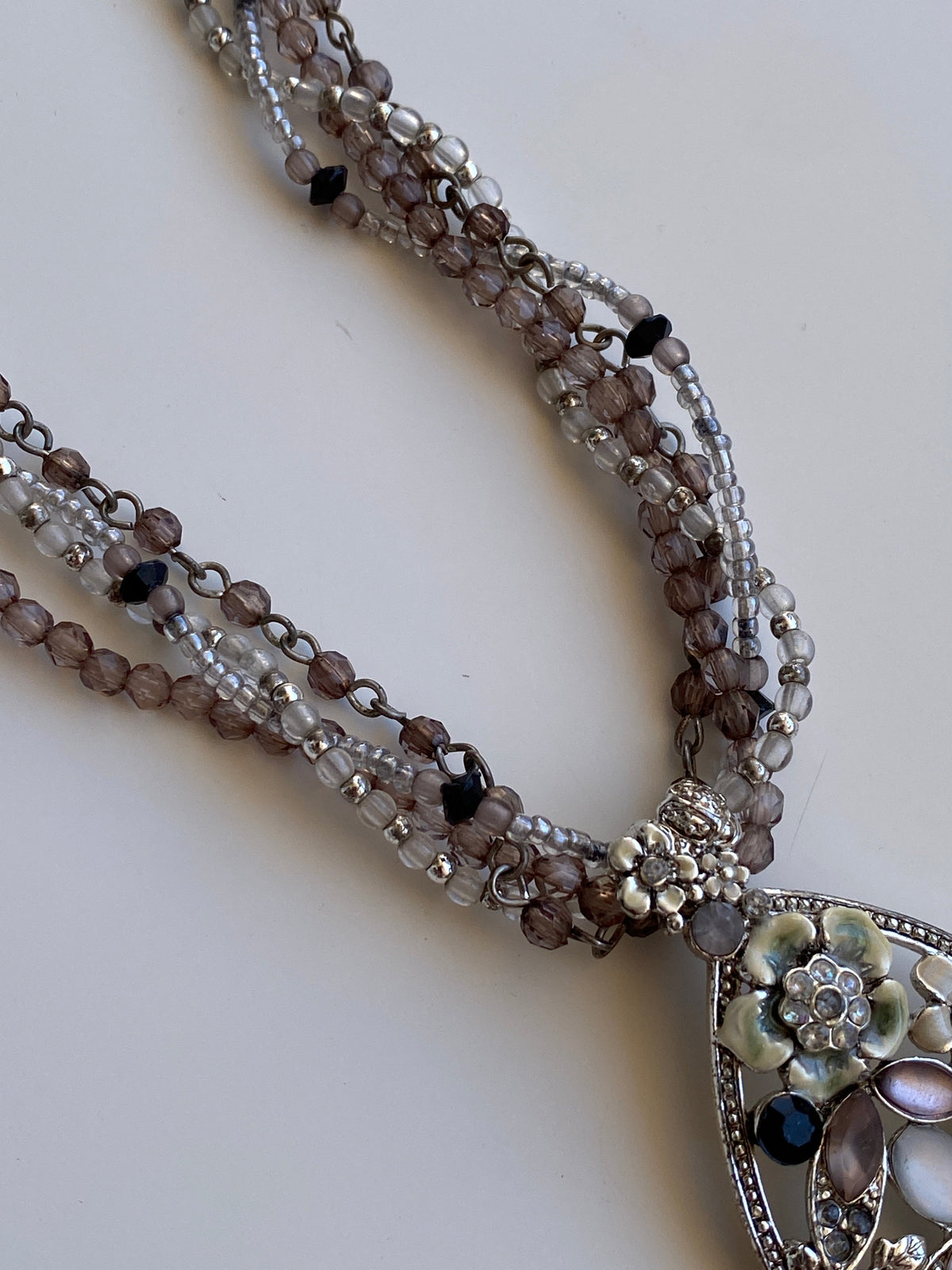 Vintage Y2K Silver-Tone Multi-Strand Beaded Floral Teardrop Pendant Necklace