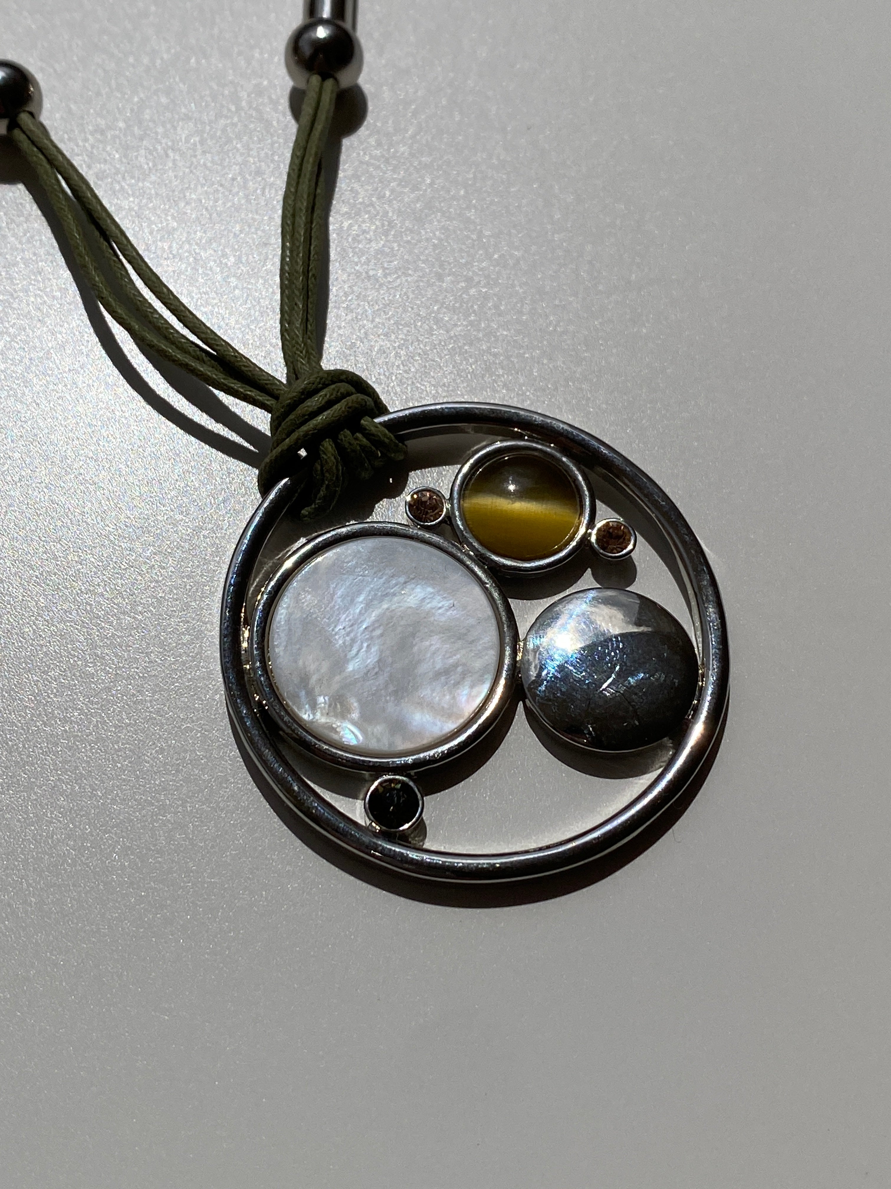 Vintage Y2K Lia Sophia Olive Cord & Gunmetal Multi-Stone Circle Pendant Necklace