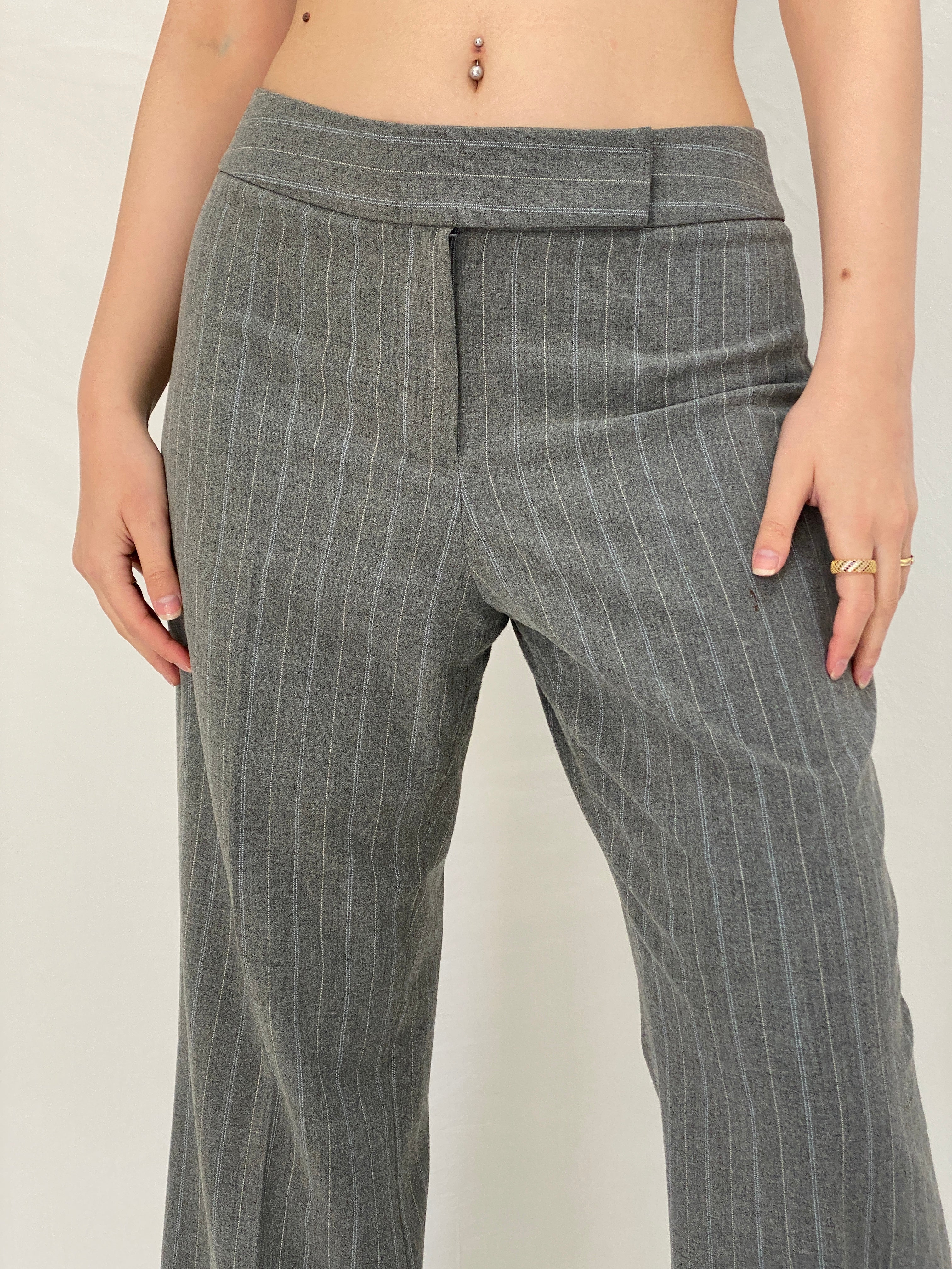 Vintage Tahari Arthur S. Levine Grey Pinstripe Suit Set Tailored Blazer & Straight-Leg Trousers Classic Officewear Power Suit - M