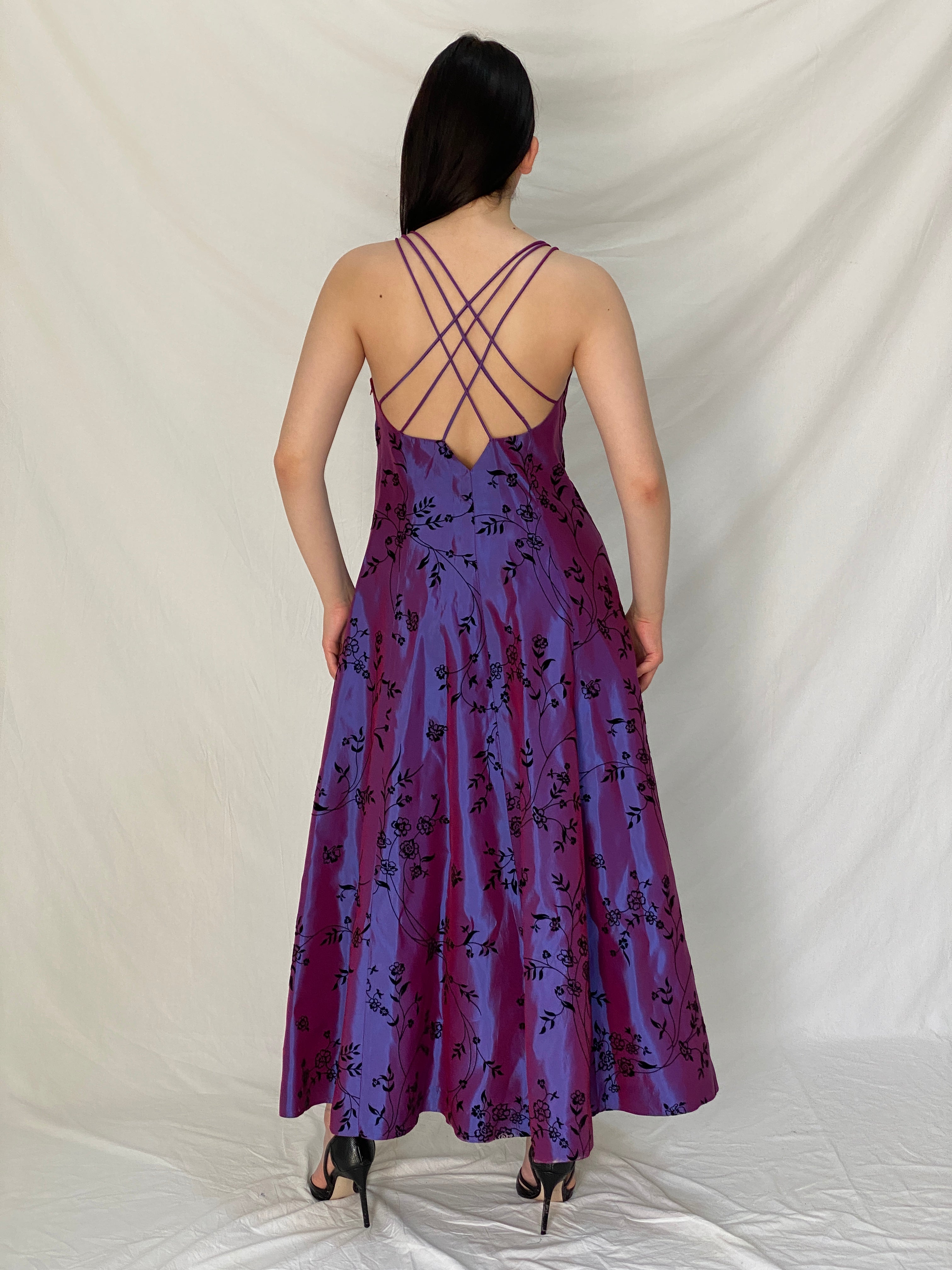 Y2K Murek Fashion Purple Satin Velvet Floral Detailing Maxi Prom Dress – M