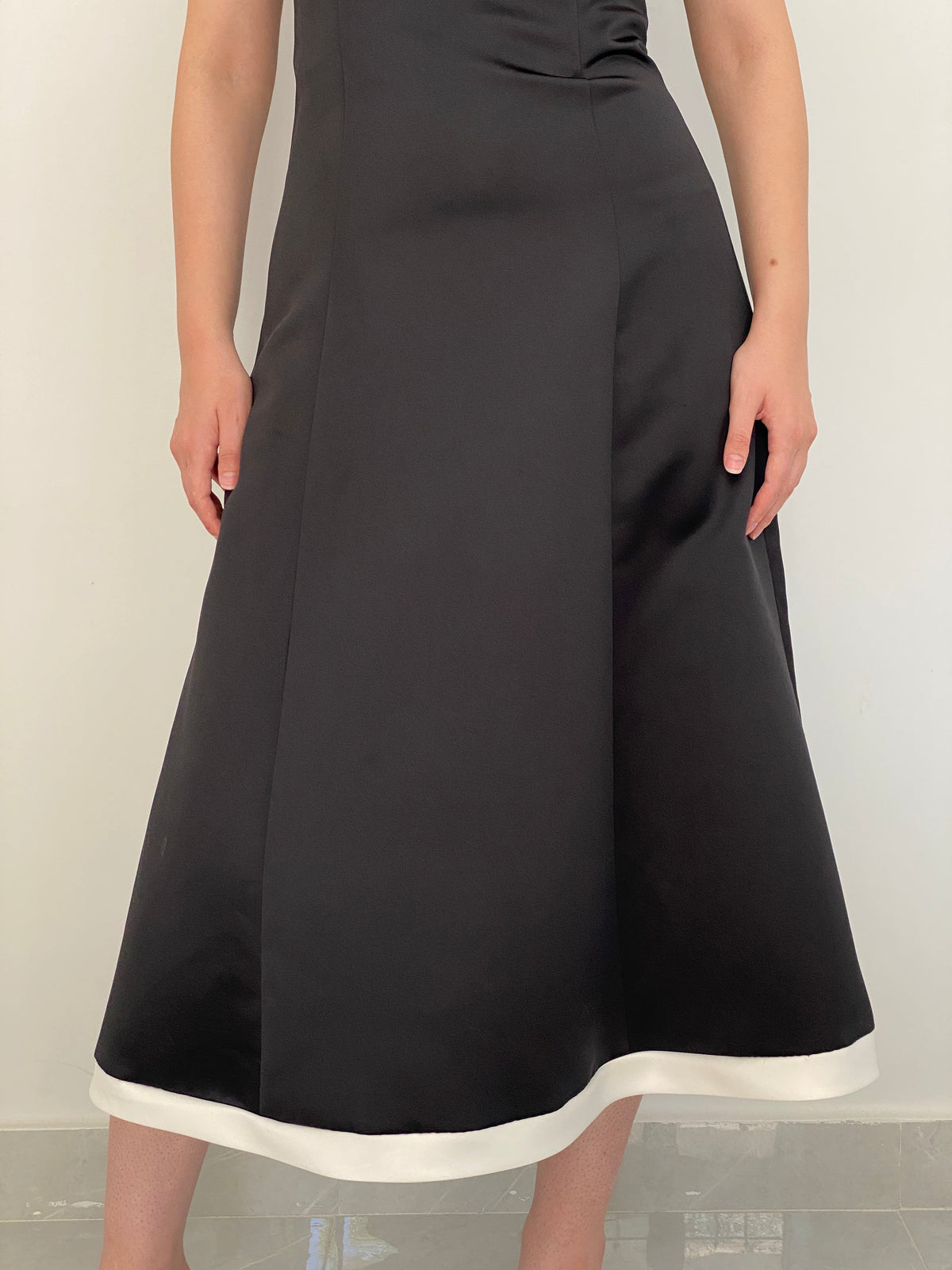 Vintage Jessica McClintock Black & White Satin Off-Shoulder Formal Dress – S