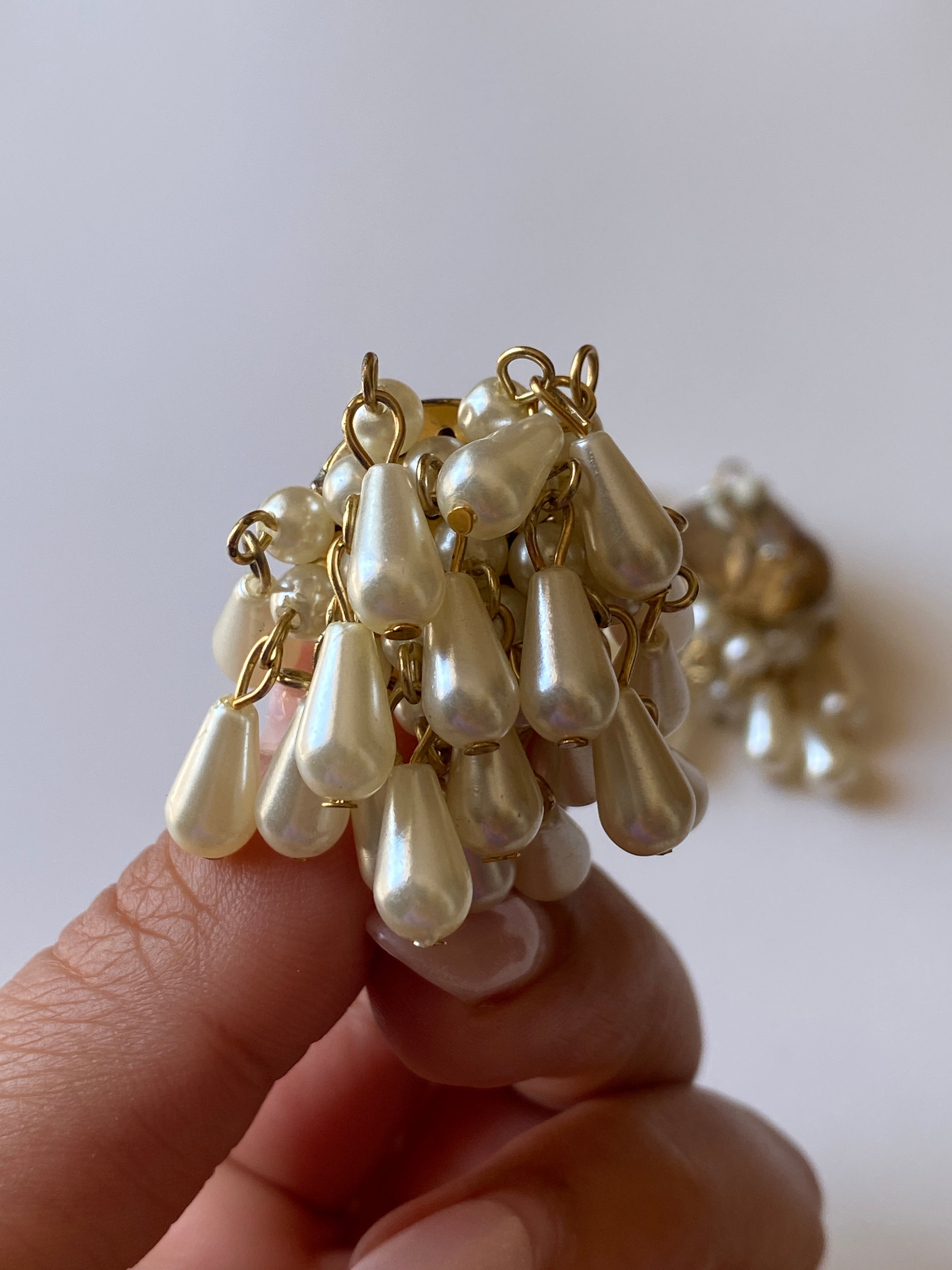 Vintage 1980s Faux Pearl Ivory Gold Tone Cluster Clip-On Earrings