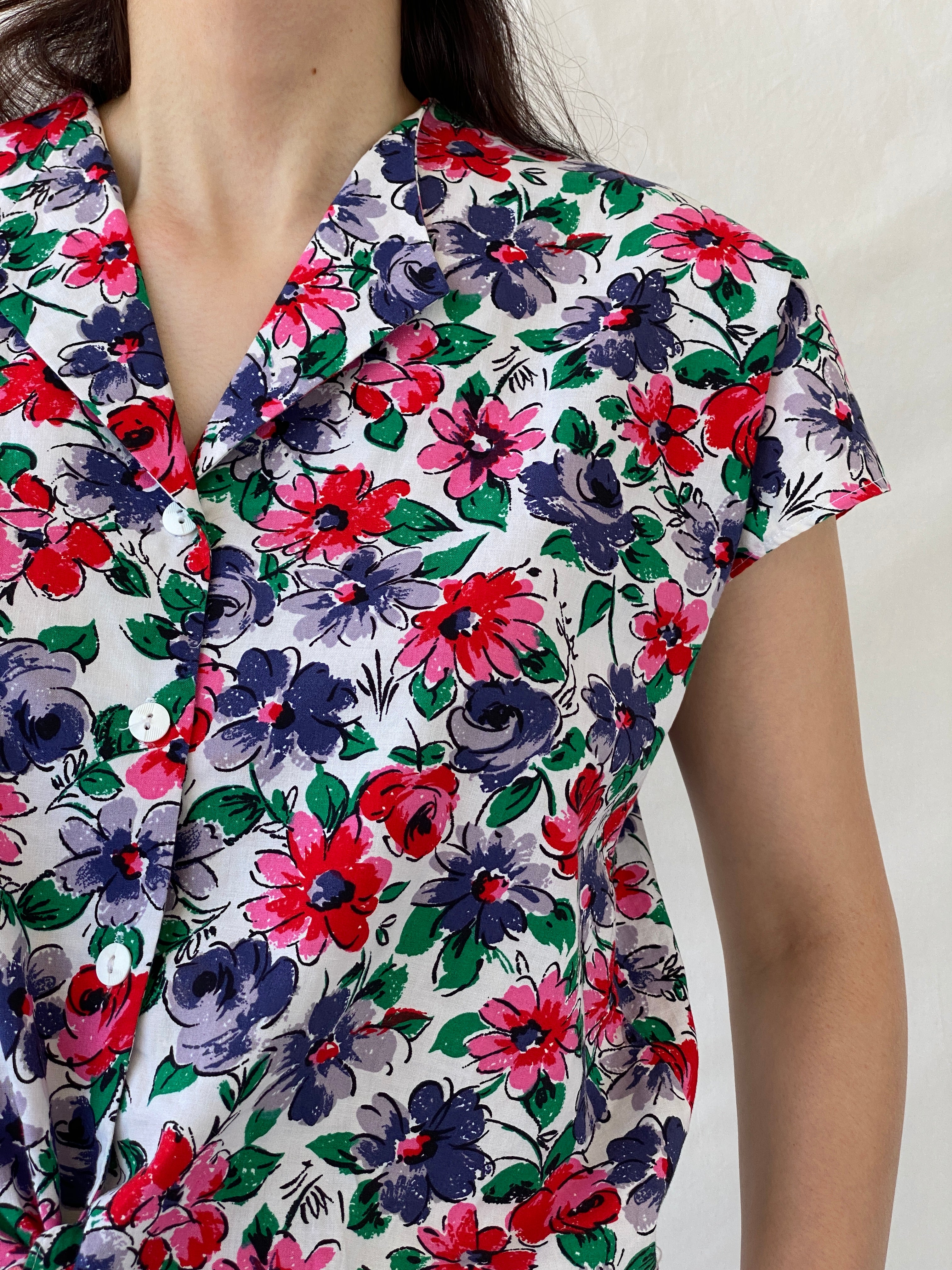 90s Leonella Colorful Floral Short Sleeve Button Up Shirt - L - Balagan Vintage Half Sleeve Shirt 00s, Ayah, floral shirt, half sleeve shirt, NEW IN, shirt, women shirt
