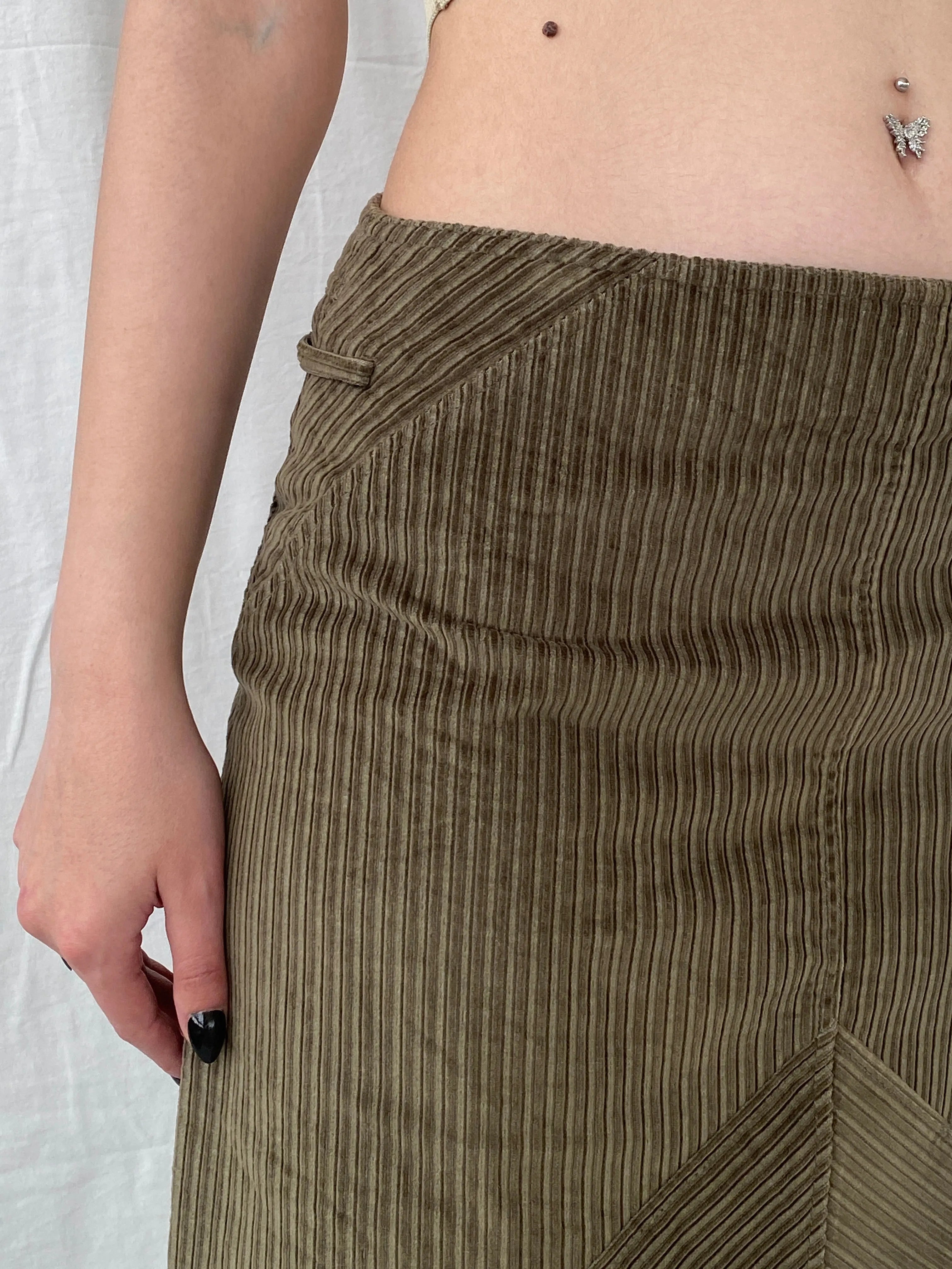 90s Phildar Olive Green Utility Corduroy Midi Skirt - L - Balagan Vintage Midi Skirt Ayah, corduroy, midi skirt, skirt, women skirt