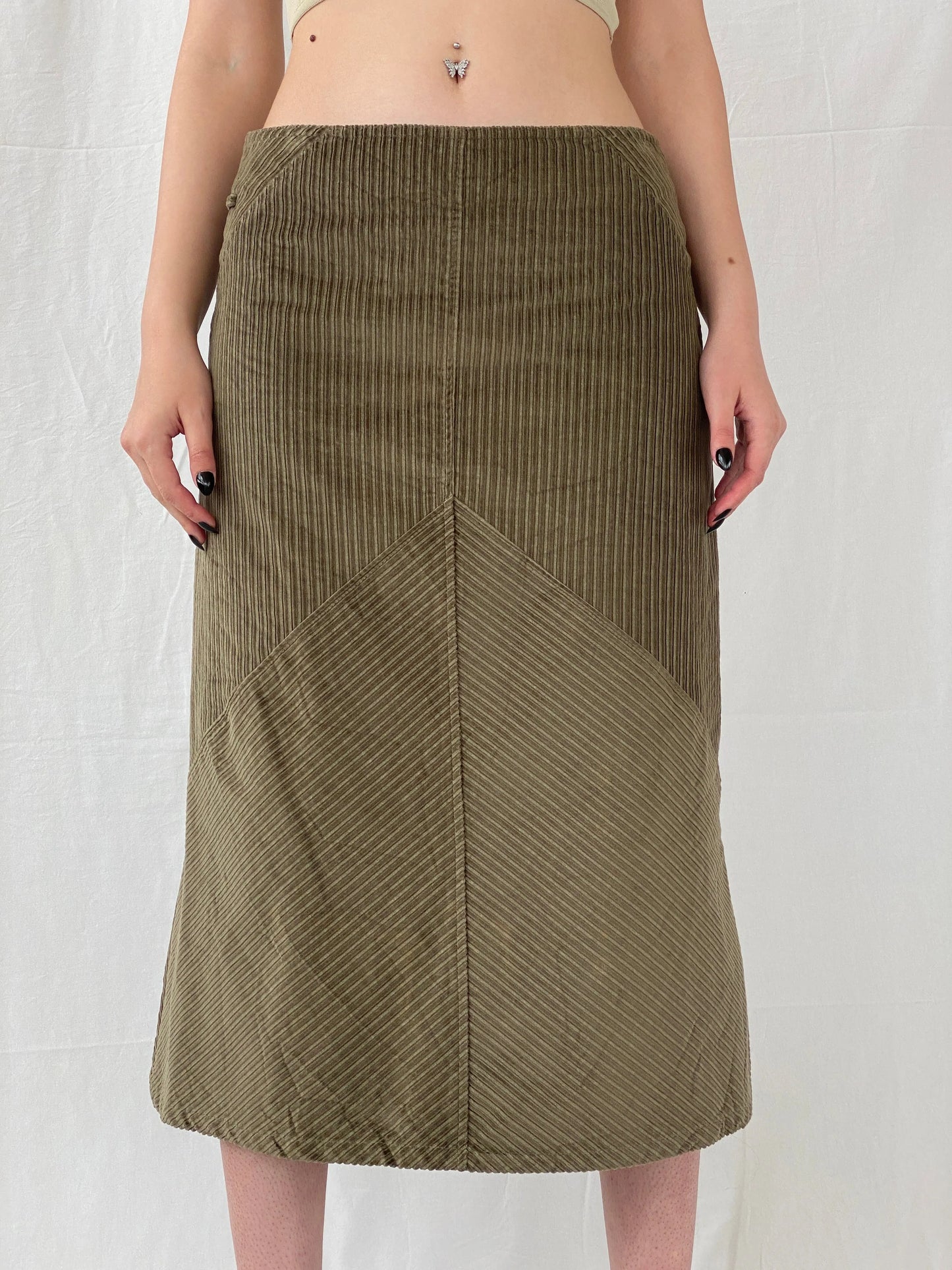 90s Phildar Olive Green Utility Corduroy Midi Skirt - L - Balagan Vintage Midi Skirt Ayah, corduroy, midi skirt, skirt, women skirt