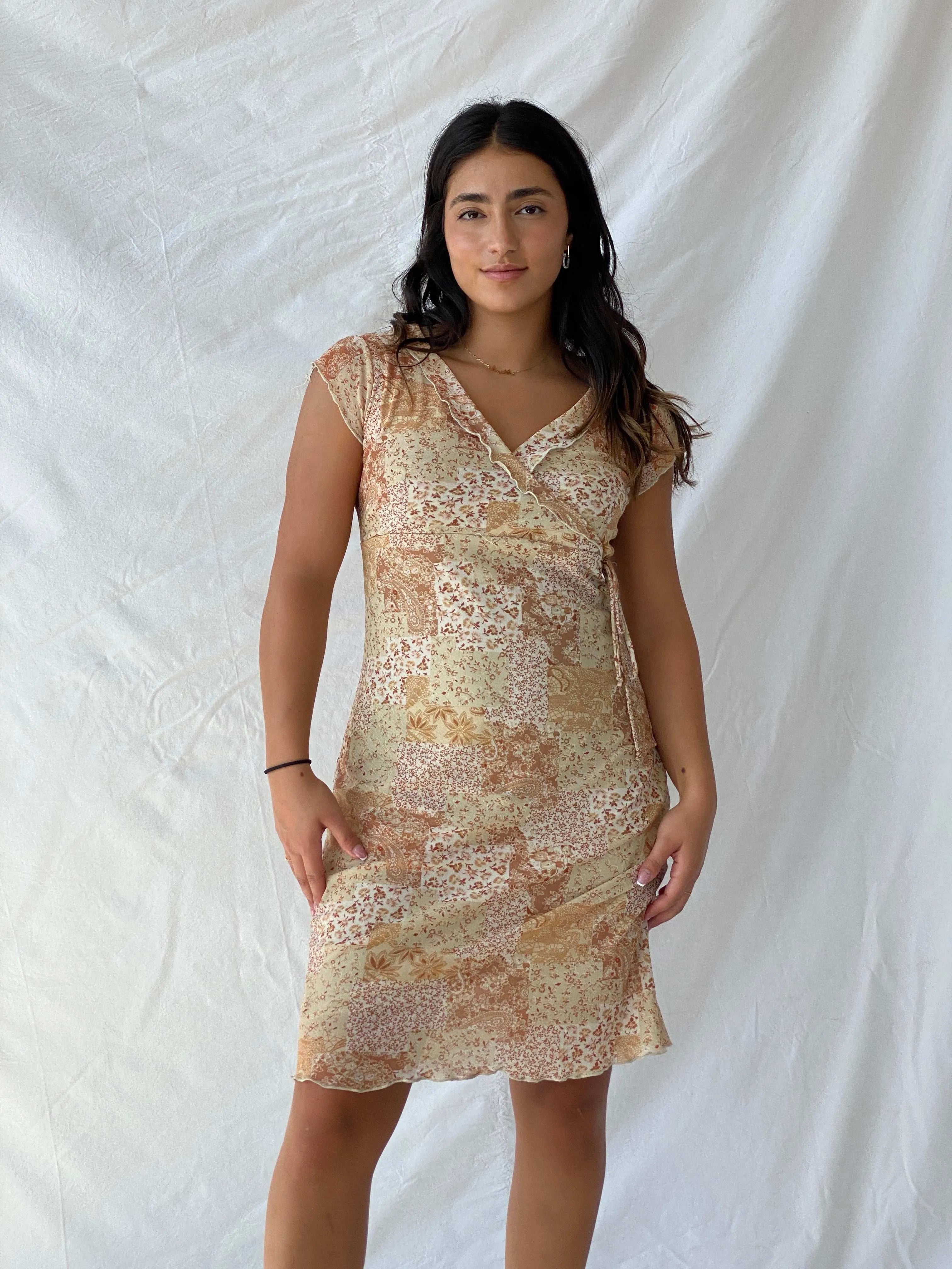 90s/00s Faded Glory Mesh Dress With A Ruffled Collar - S - Balagan Vintage Midi Dress 00s, 90s dress, floral dress, Lana, midi dress, summer