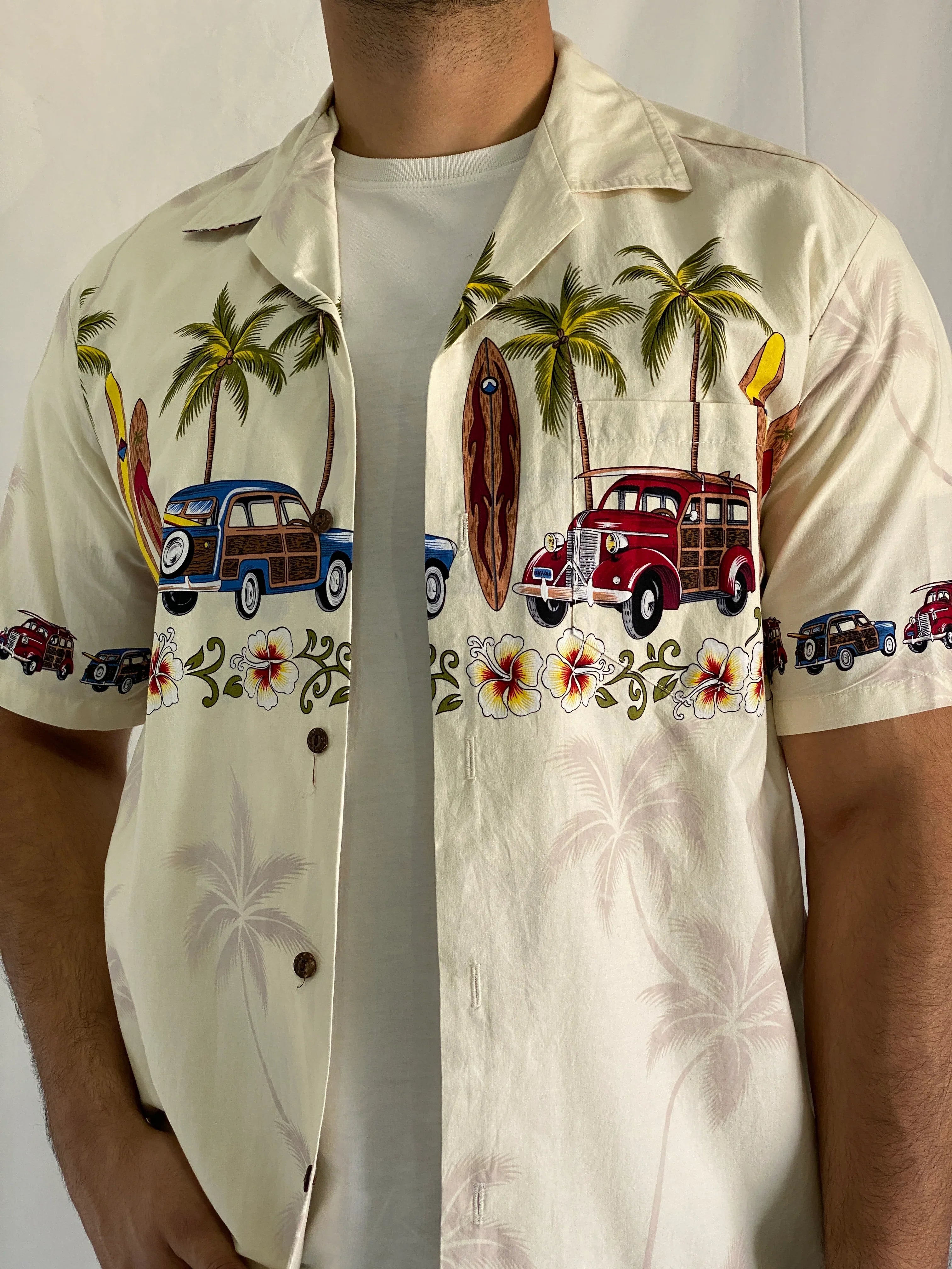 Vintage Winnie Fashion Cotton Hawaiian Woody Car & Surfboard Print Men’s Shirt - L