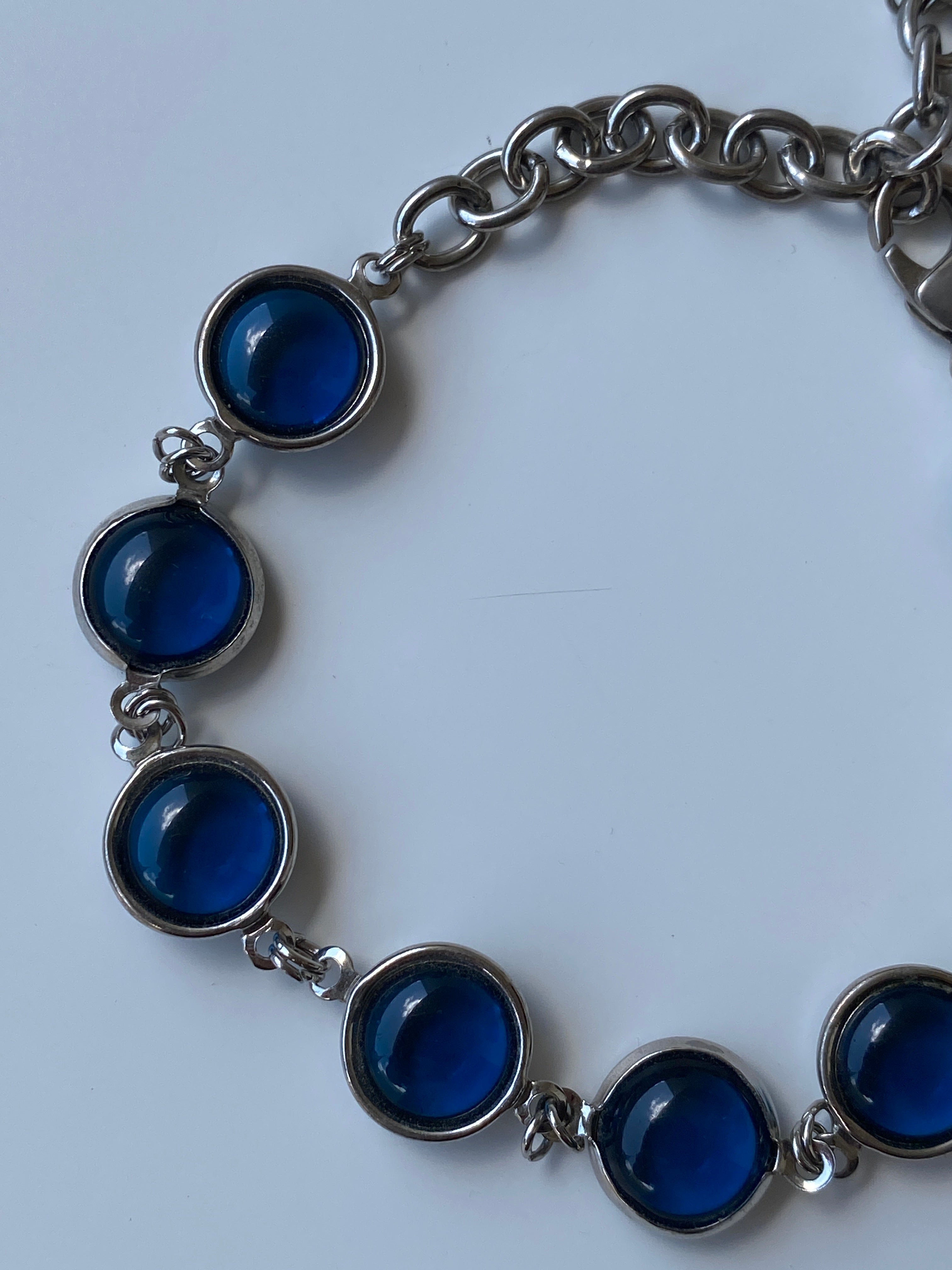 Vintage Y2K Cobalt Blue Cabochon Round Link Bracelet in Silver Tone