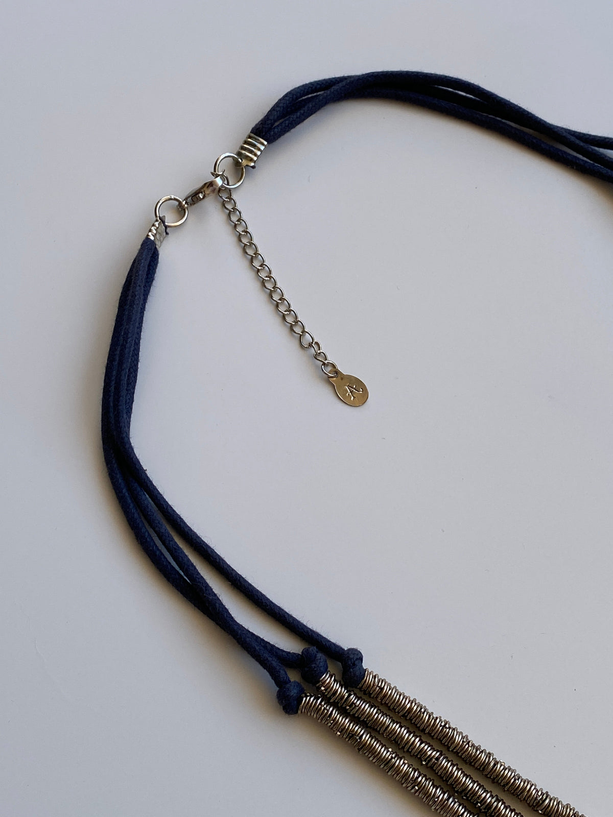 Vintage 90s/Y2K Gold-Tone Coil & Black Cord Multi-Strand Statement Necklace