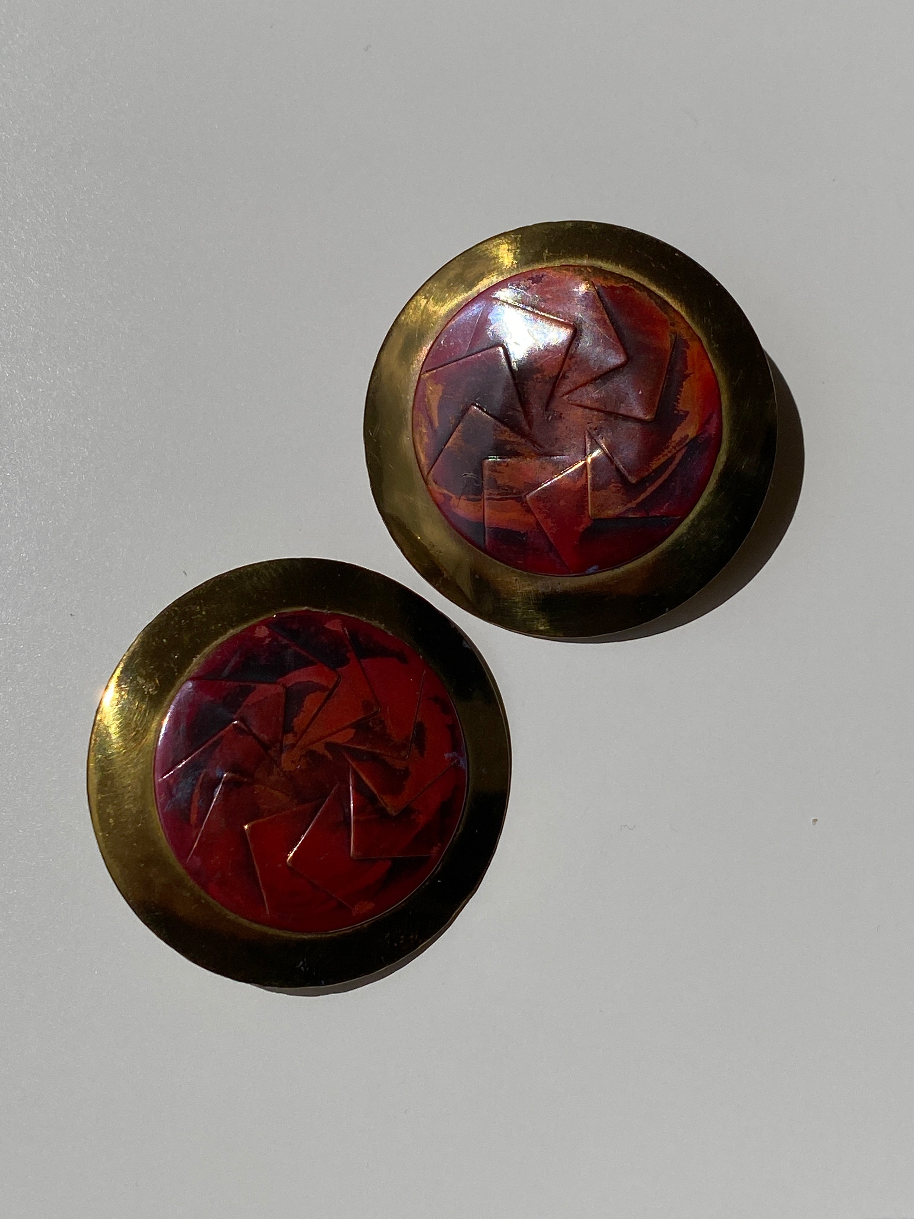 Vintage Burgundy Brass Tone Geometric Pinwheel Enamel Disc Stud Earrings