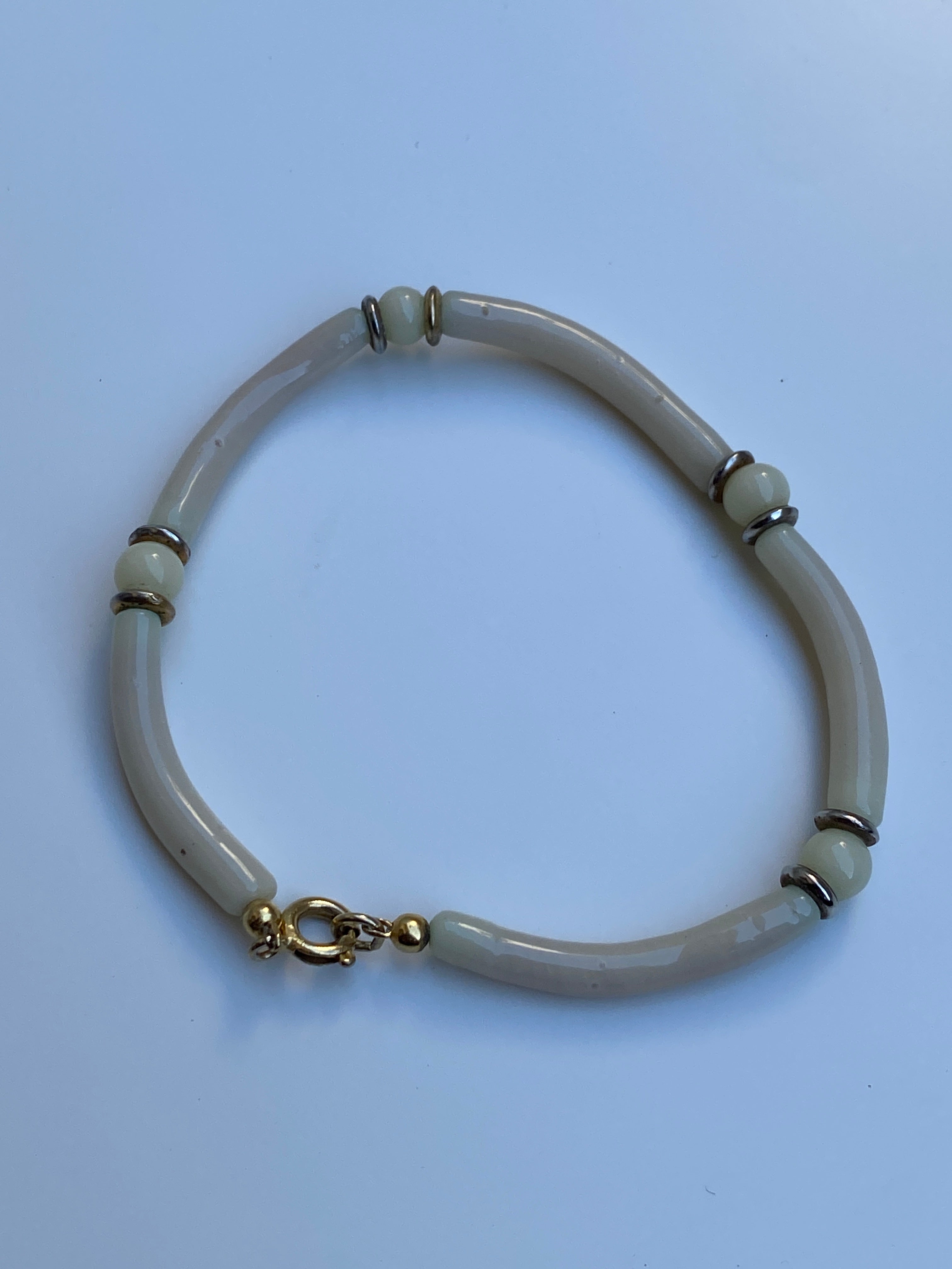 Vintage Ivory Lucite Tube Bead Bracelet with Gold-Tone Clasp Minimalist Retro Bracelet