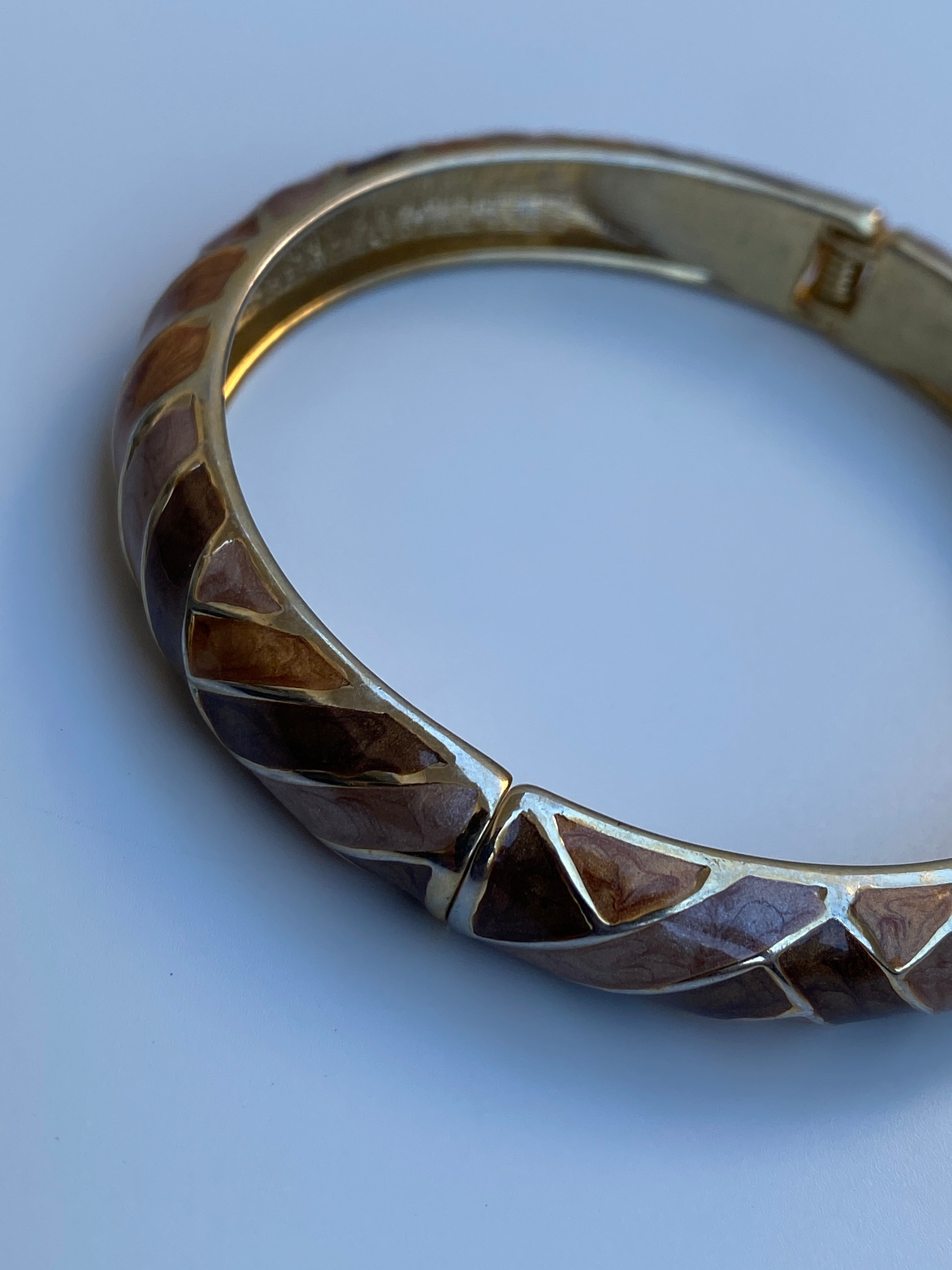 Vintage Gold Tone Marbled Enamel Hinged Bangle Mosaic Cuff Bracelet