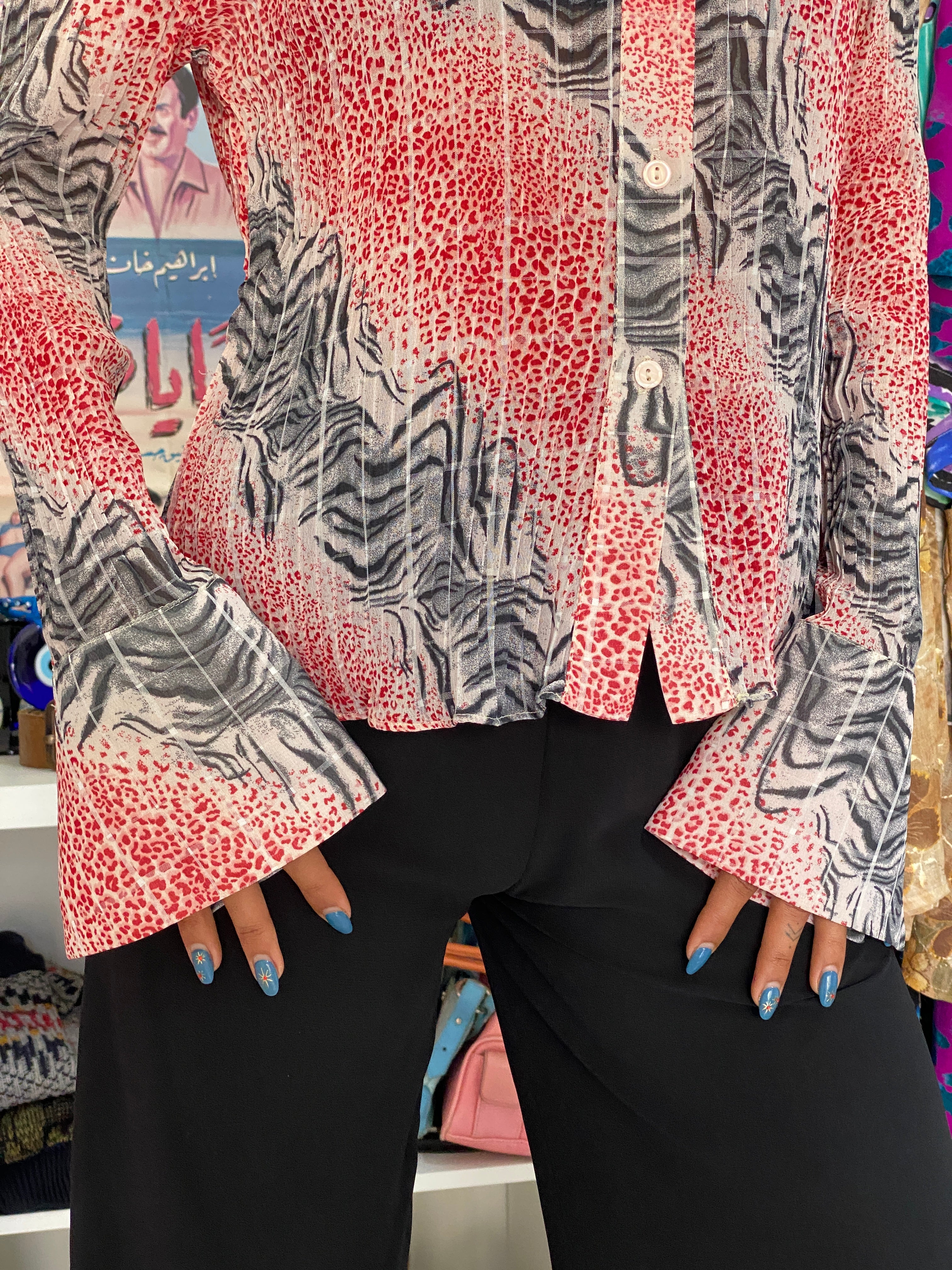 Vintage Y2K Pano Red & Grey Animal Print Pleated Button-Up Shirt - M