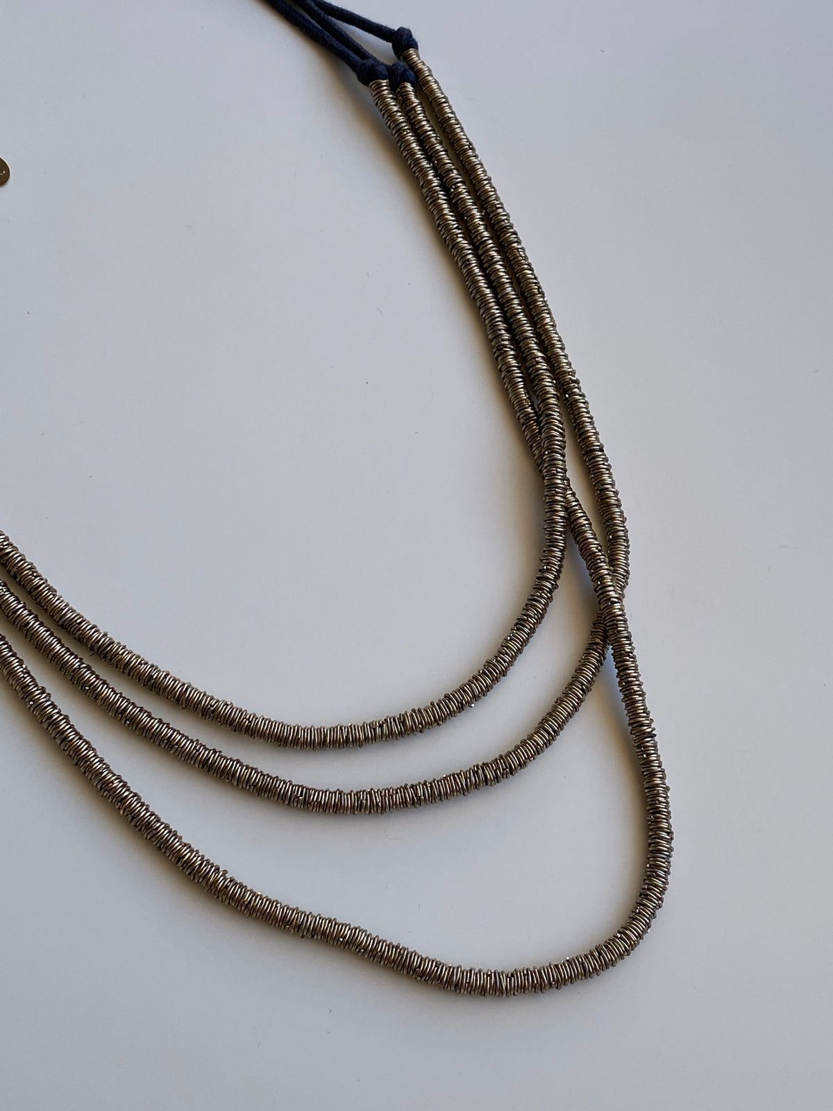 Vintage 90s/Y2K Gold-Tone Coil & Black Cord Multi-Strand Statement Necklace