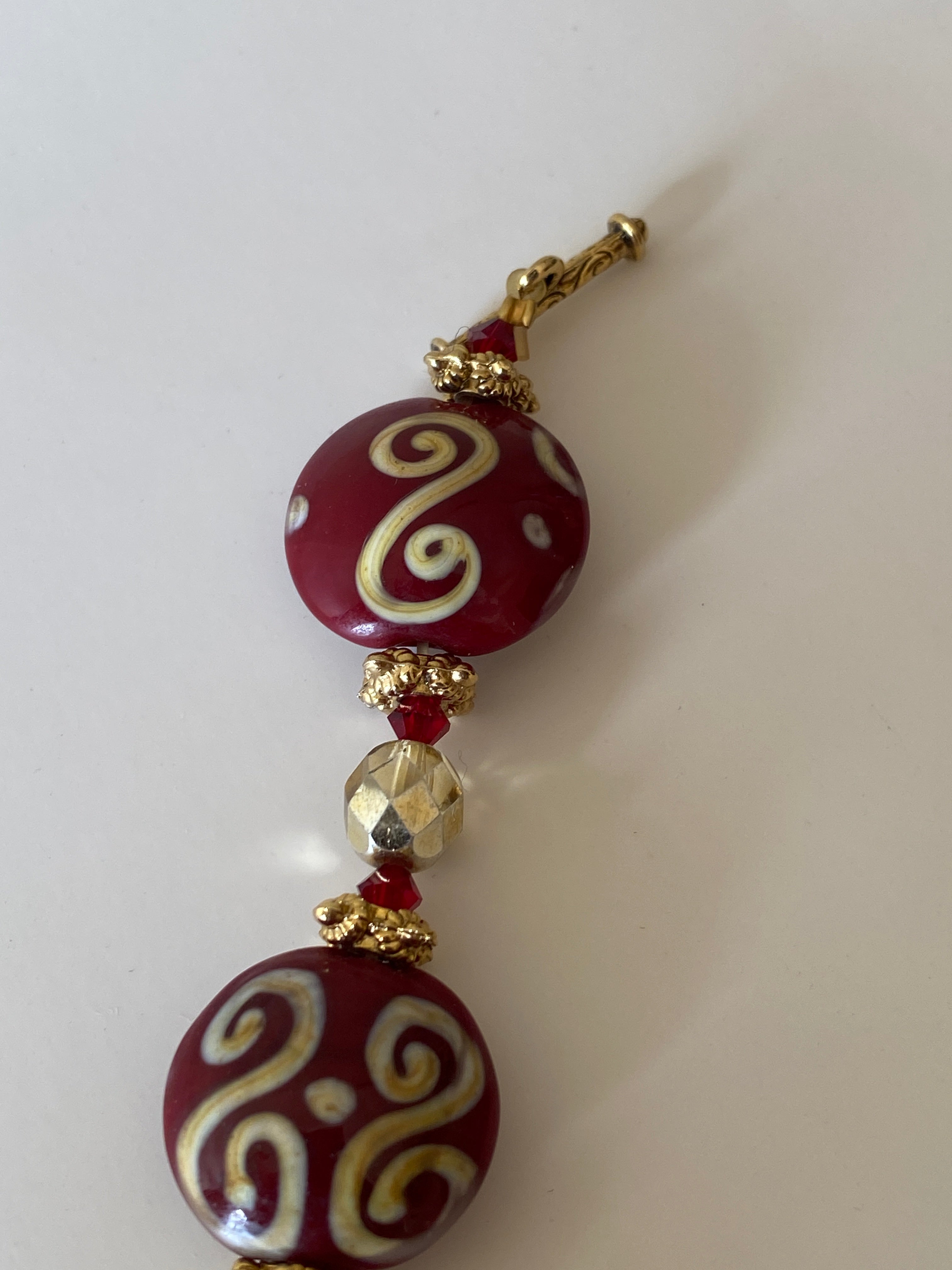 Vintage Lampwork Glass Bead Bracelet Red Swirl Beads with Gold-Tone Toggle Clasp