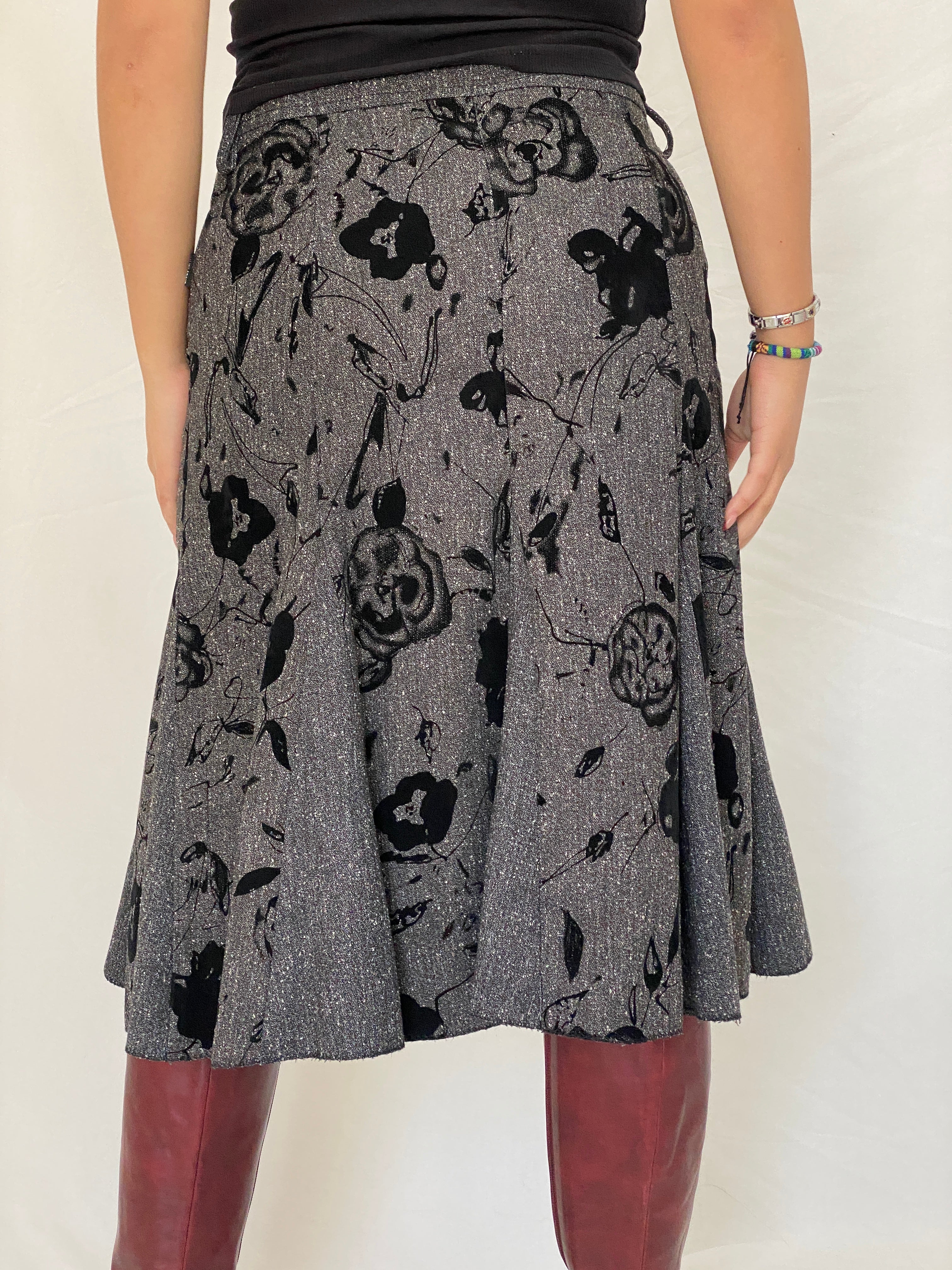 Vintage J&S Gray Flocked Floral Black A-Line Midi Skirt – M