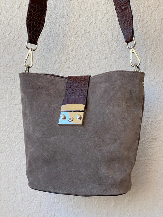 Gorgeous Claudia Firenze Taupe Suede & Brown Leather Bucket Purse Shoulder Bag